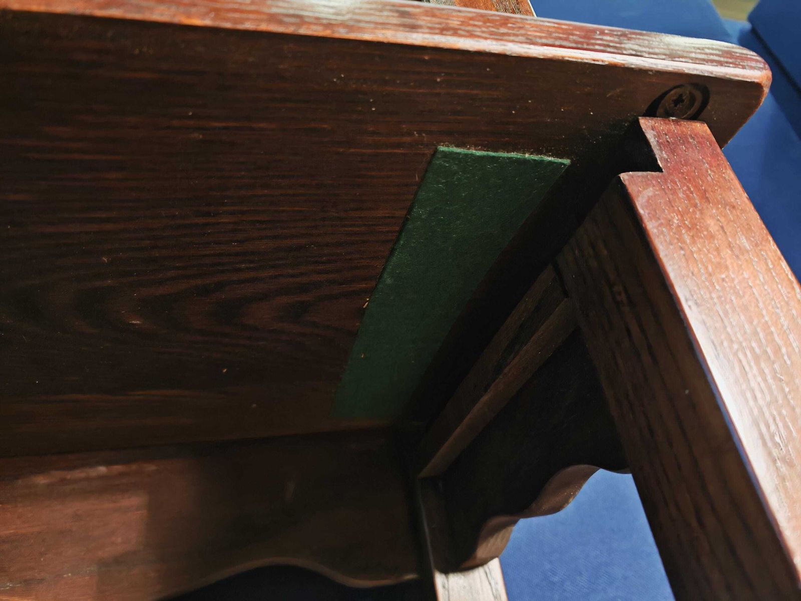 photo vinterior Vintage Mahogany Effect Interlocking Nest Of Three Tables With Felt Padding Likely 1970s Or 1980s