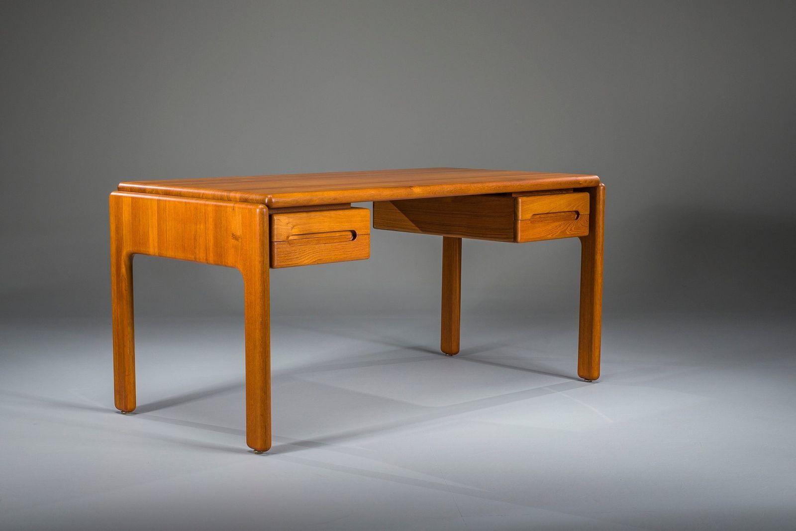 3317.0 Vintage Danish Cabinetmaker Desk In Teak, 1950s photo