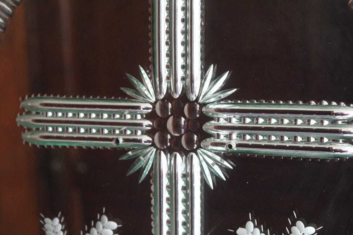 Tall Antique Oval Mirror Etched Design On Reverse Mercury Glass Green Tint Crucifix Religious Wall Mirror Wood Frame Cut To Clear Bevel photo Art