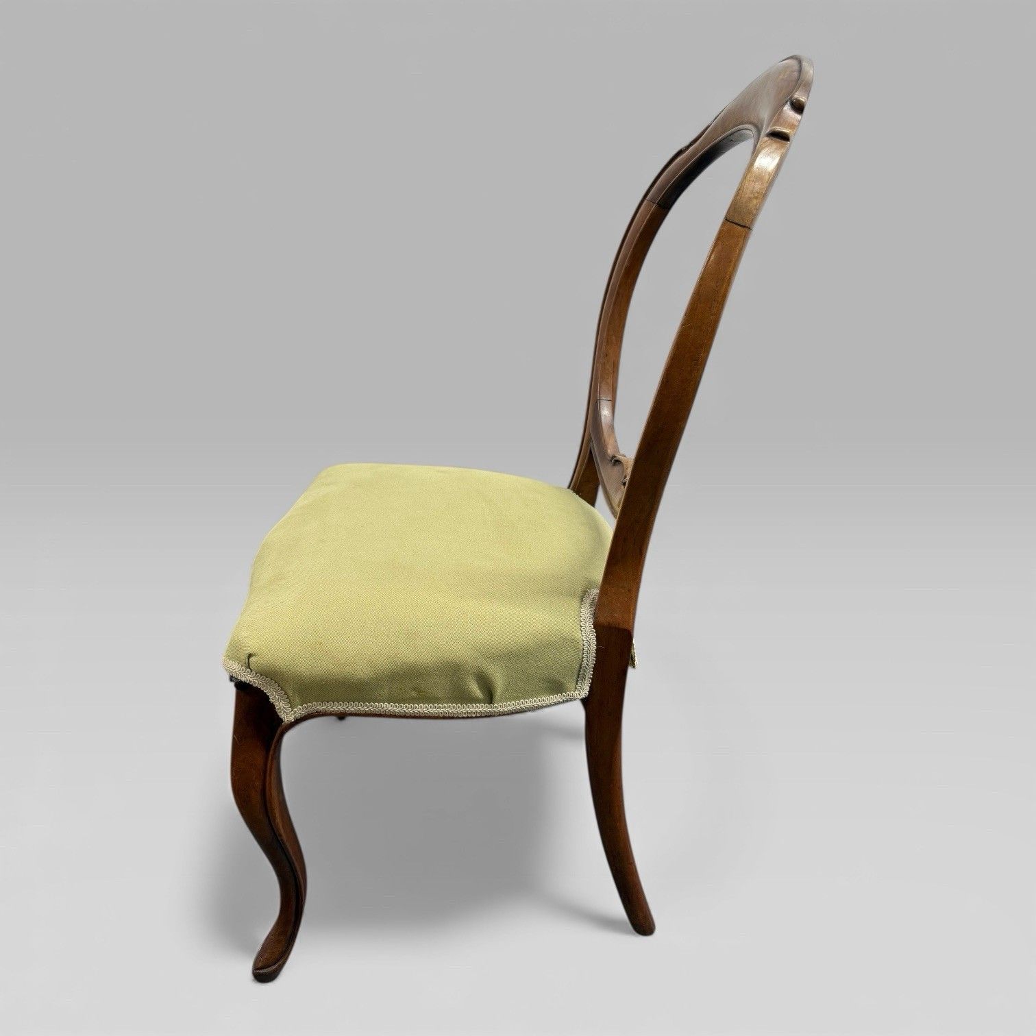 Pair Of Antique Victorian Walnut Balloon Back Chairs photo vinterior