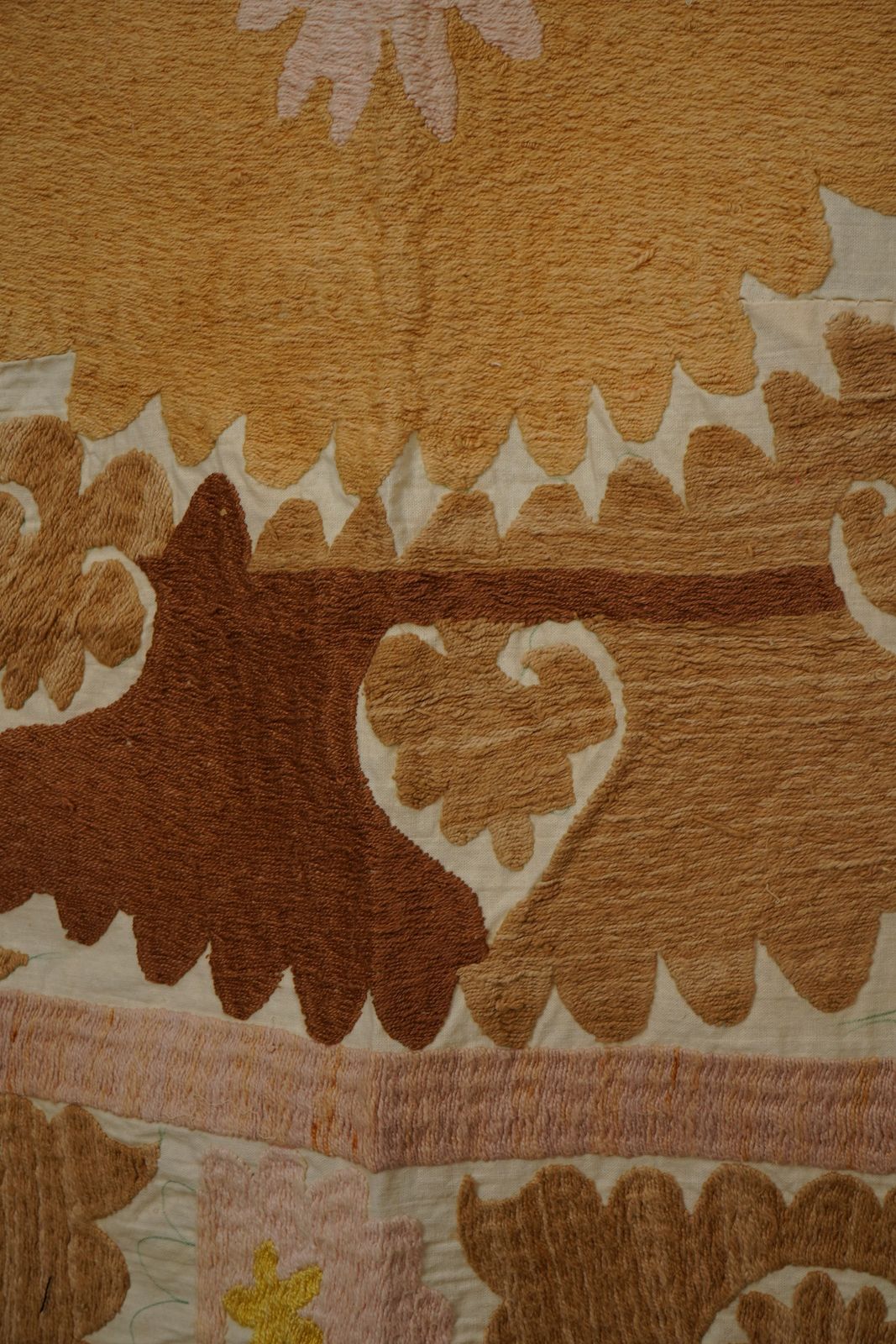 Suzani White Washed Pale Tribal Camel Uzbek Cloth 4'3'' X 4'6'' photo vinterior
