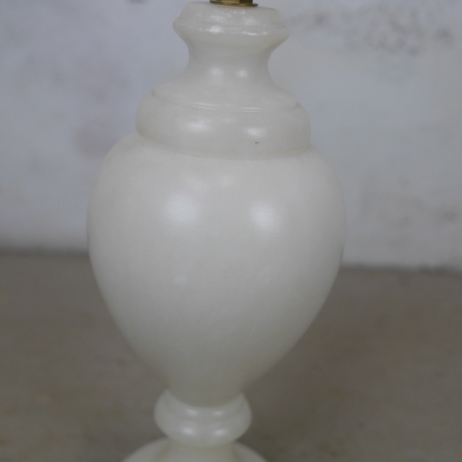 110.0 Alabaster Marble Neoclassical Urn Table Lamp Italian Marble Brass #103076 photo