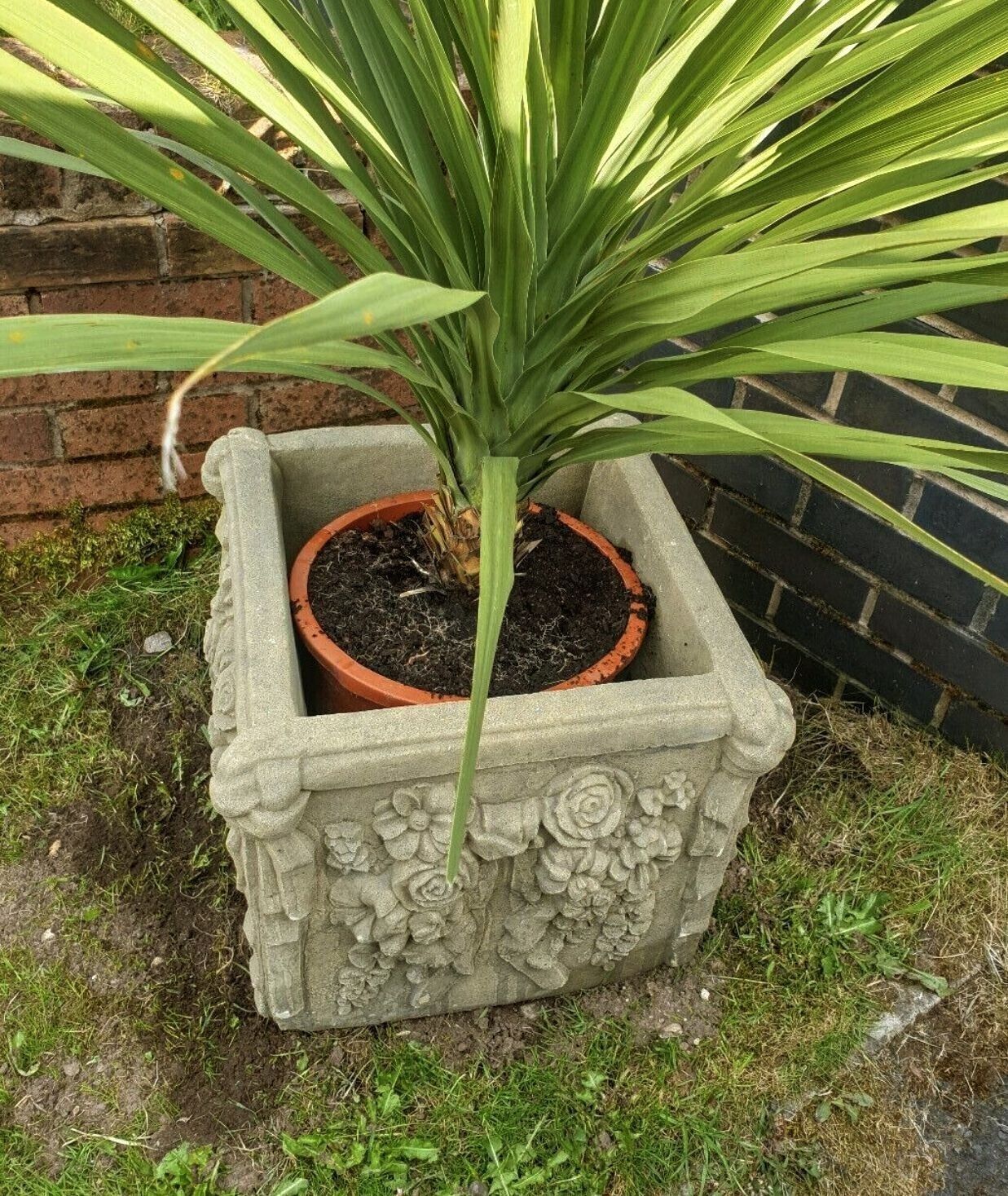 Hadenstone Vintage Style Box Planter Urns English Stone Delivery Available photo for sale
