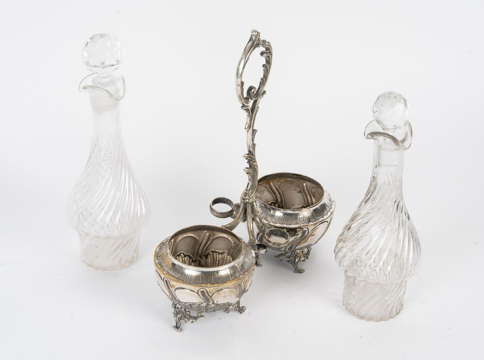 Louis XV Style Silver Plated Oil And Vinegar. photo Home Decor