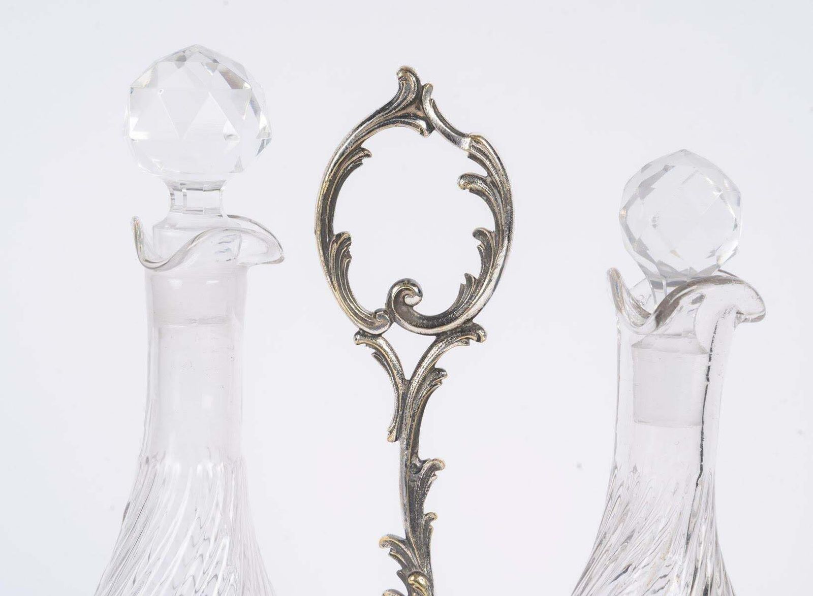 Louis XV Style Silver Plated Oil And Vinegar. photo vinterior