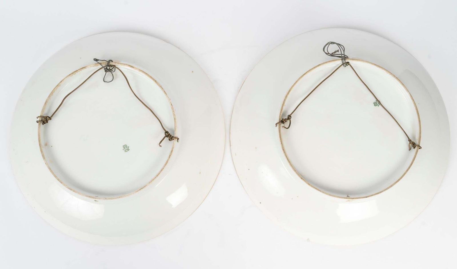 3530.0 Pair Of Large Decorative Dishes In Limoges Porcelain, 19th Century. photo