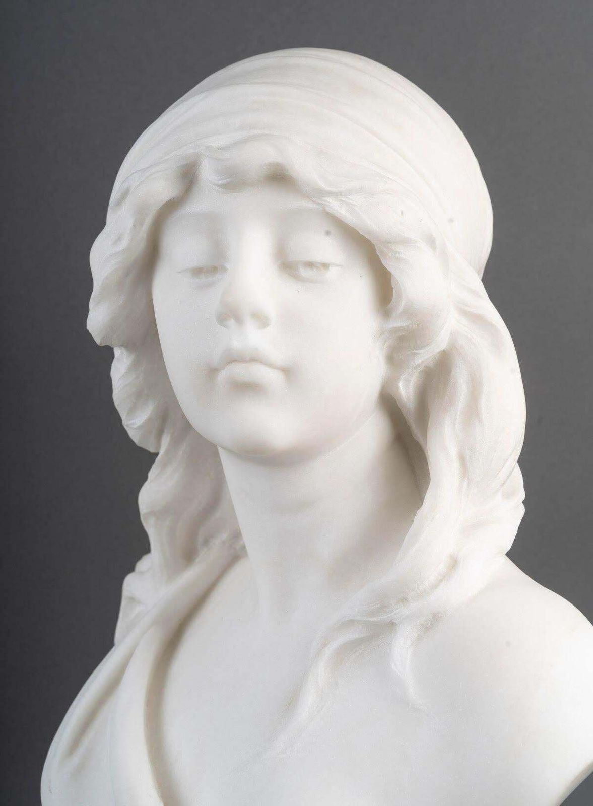 Bust, Sculpture Of A Woman In White Carrara Marble, Circa 1900. photo Art