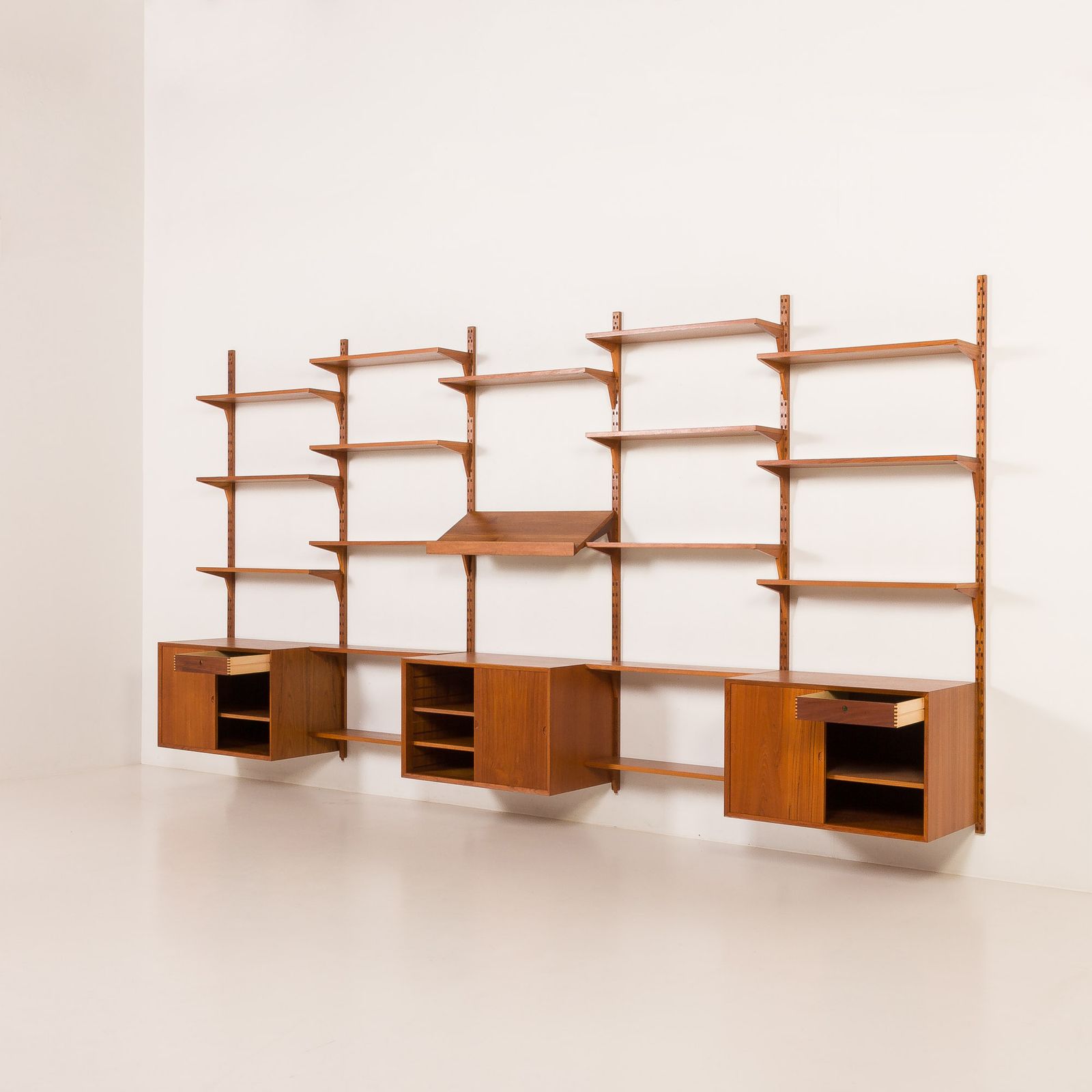 Poul Cadovius Extra Large Teak Wall Unit For Cado, 1960s. photo Furniture