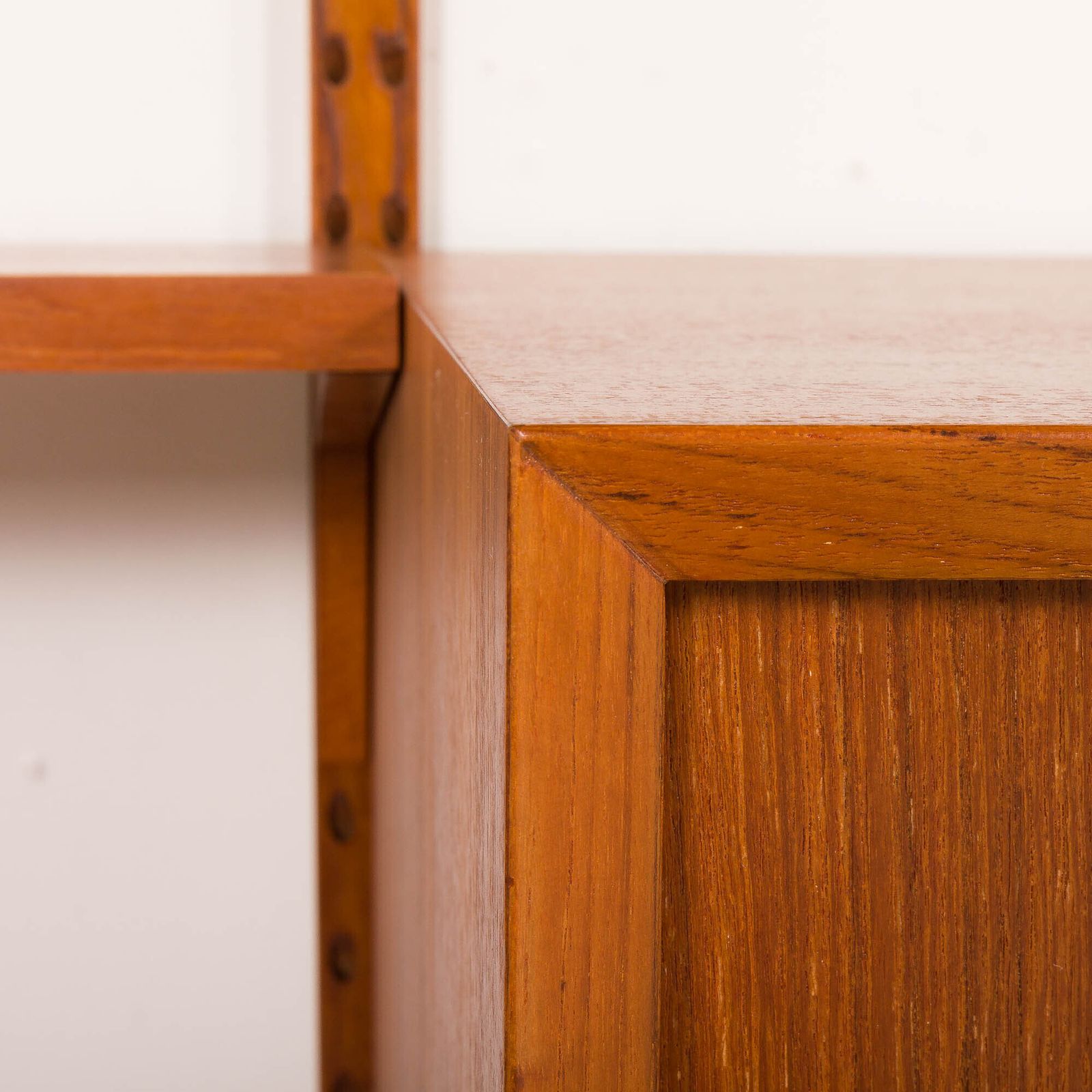 photo vintage Poul Cadovius Extra Large Teak Wall Unit For Cado, 1960s.