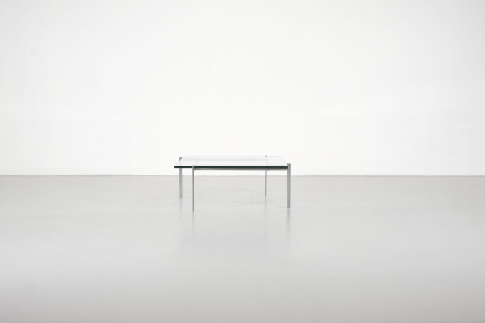 photo furniture Coffee Table Pk61 By Poul Kjaerholm For Fritz Hansen. Denmark 1956.