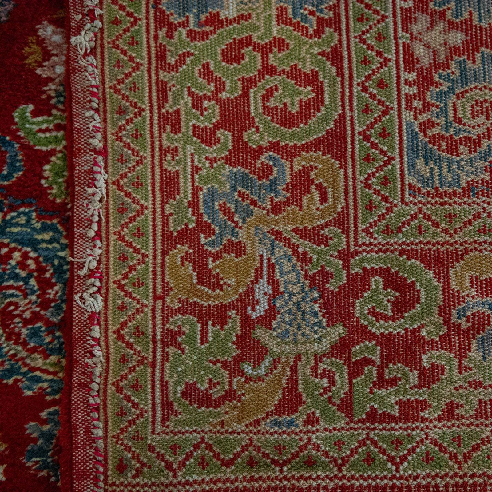 Floral Medallion Composition   Vintage Spanish Hand Knotted Rug photo vinterior