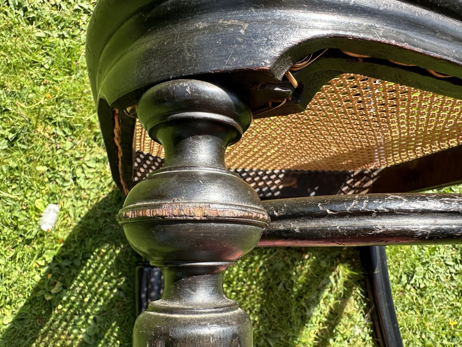 photo furniture Antique Thonet Bentwood & Cane Chair – Model Nr.32 (M.18) Vienna (Wien), Circa 1890 1905 W Original Paper Label – Variant With Turned Legs