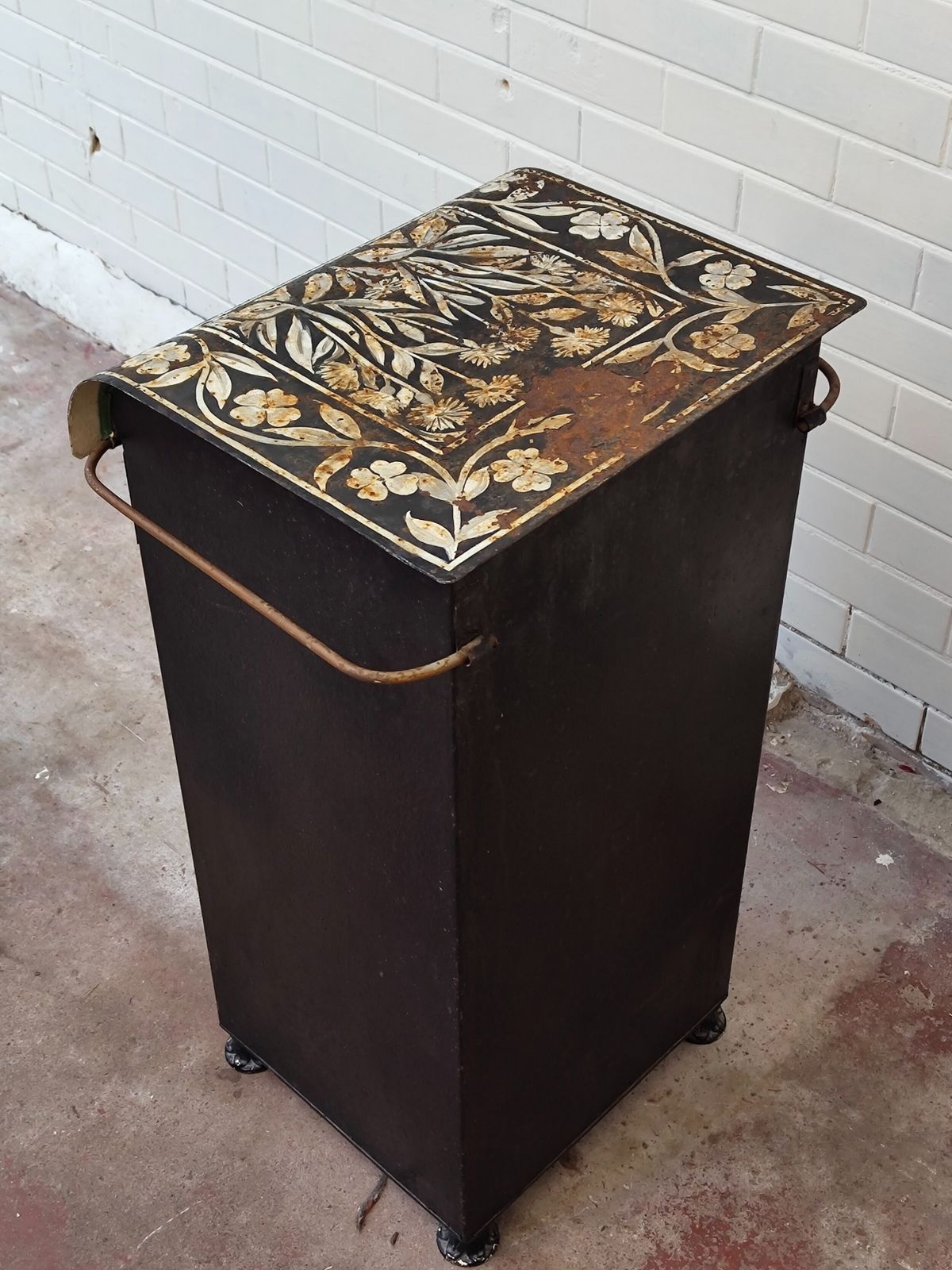 photo buy Antique Belle Epoque Era French Hand Painted Toleware Vanity Stand