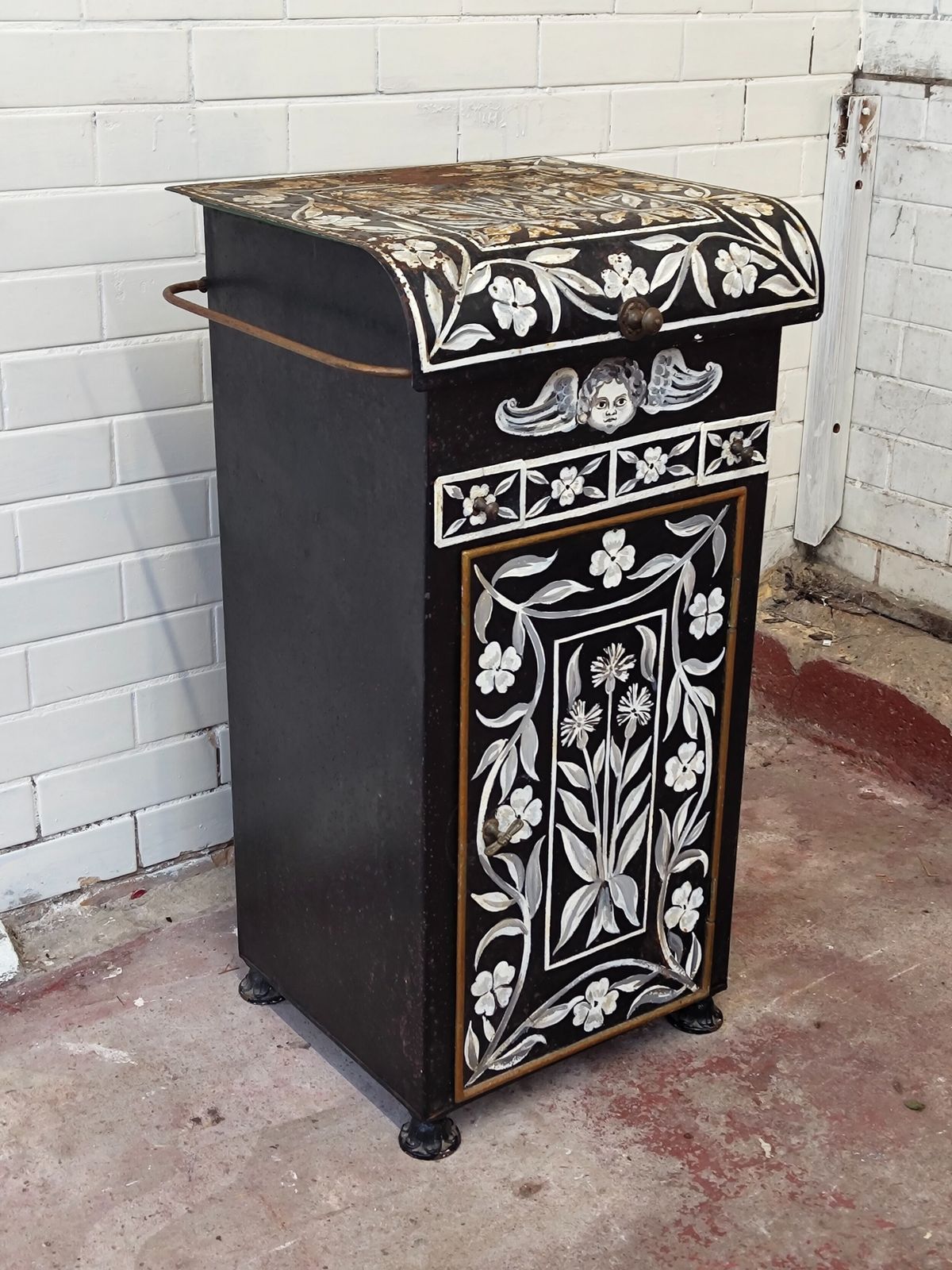photo vintage Antique Belle Epoque Era French Hand Painted Toleware Vanity Stand