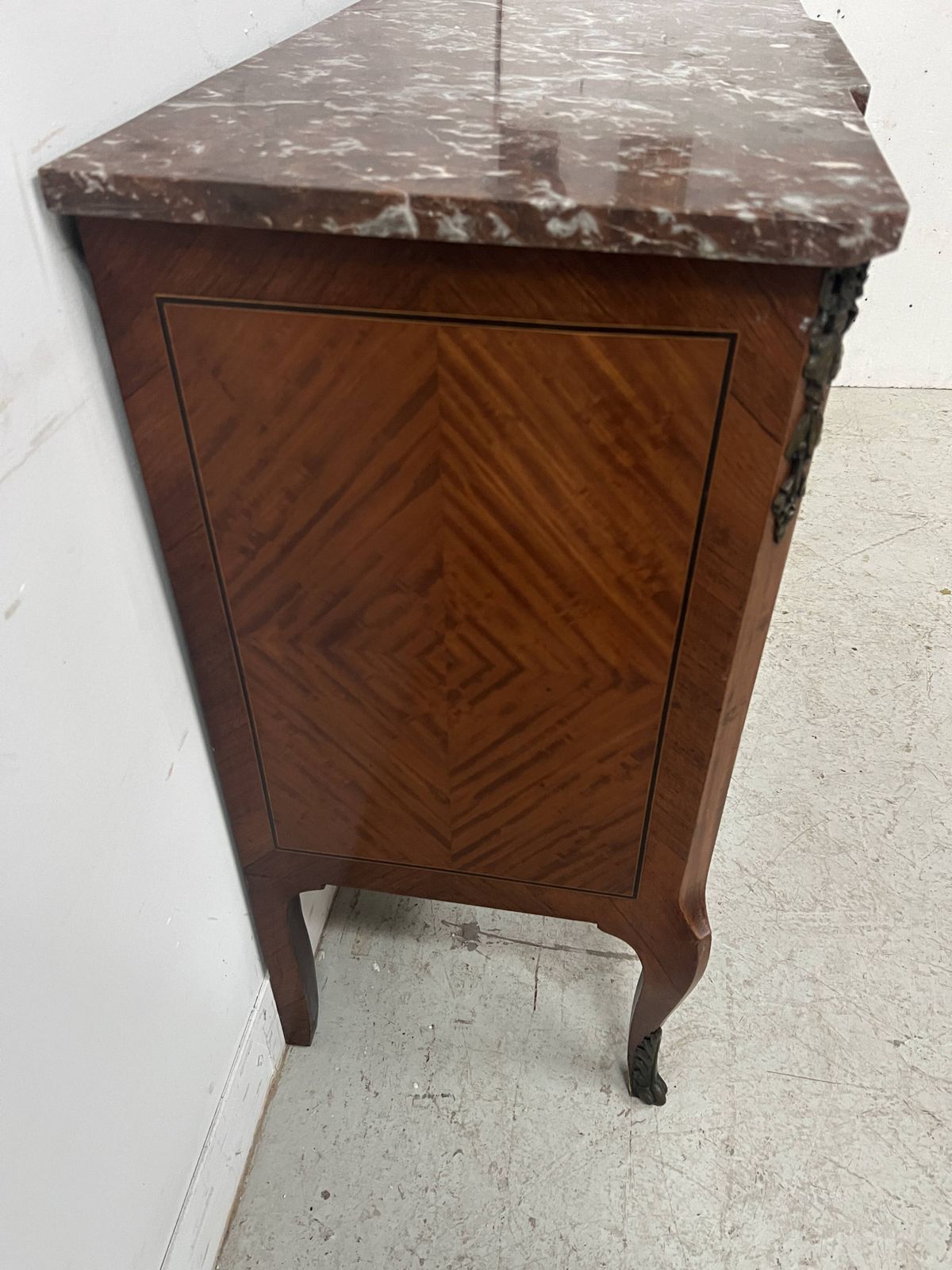 photo vintage Transition Style Marquetry Chest Of Drawers With A Projecting Top, 20th Century