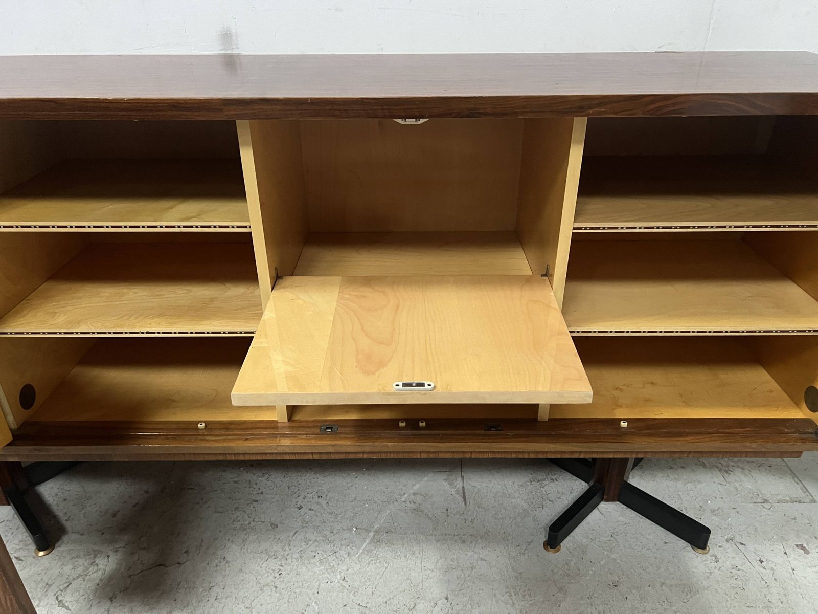 photo vintage Scandinavian Sideboard In Veneered Wood With Iron Legs, 20th Century
