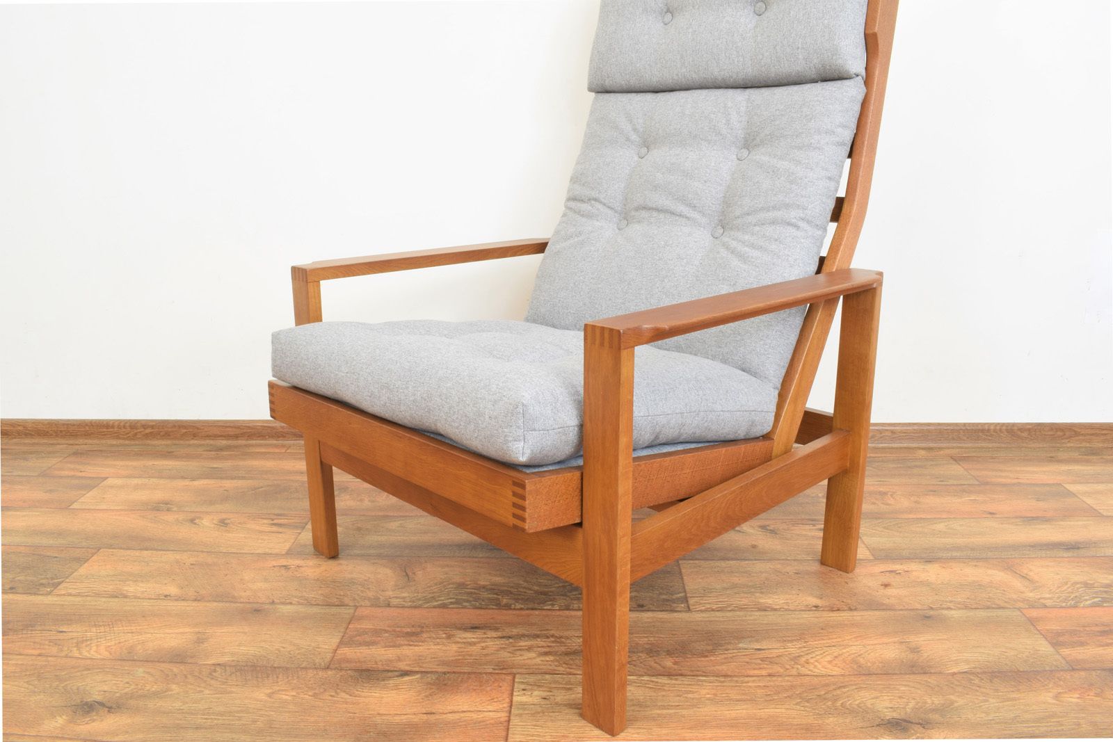 photo furniture Mid Century Danish Oak Armchair By Leif Alring For Madsen & Schubell, 1960s.