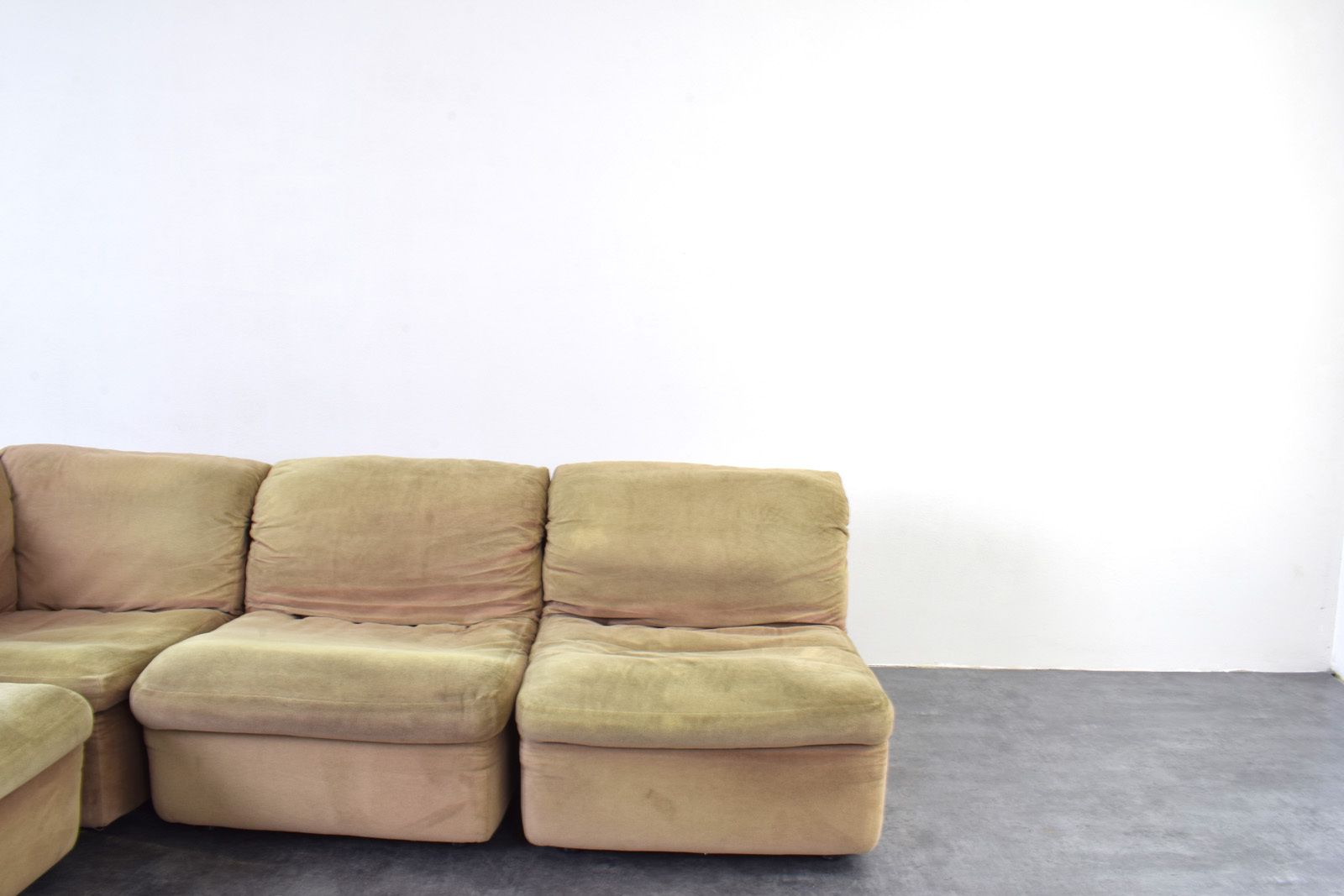 Mid Century Modular Corner Sofa By Rolf Benz, 1970s. photo vinterior