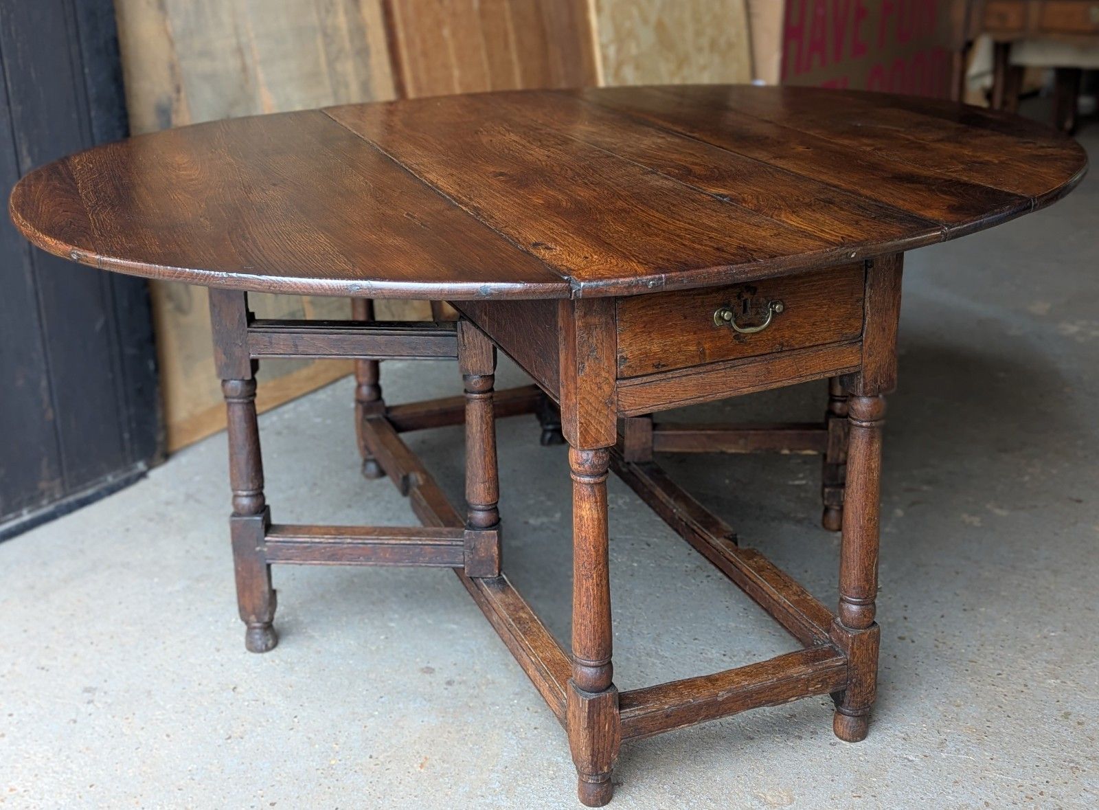 photo vinterior Antique Provincial Country Oak Gateleg Dining Table (Delivery Available) 18thc 6