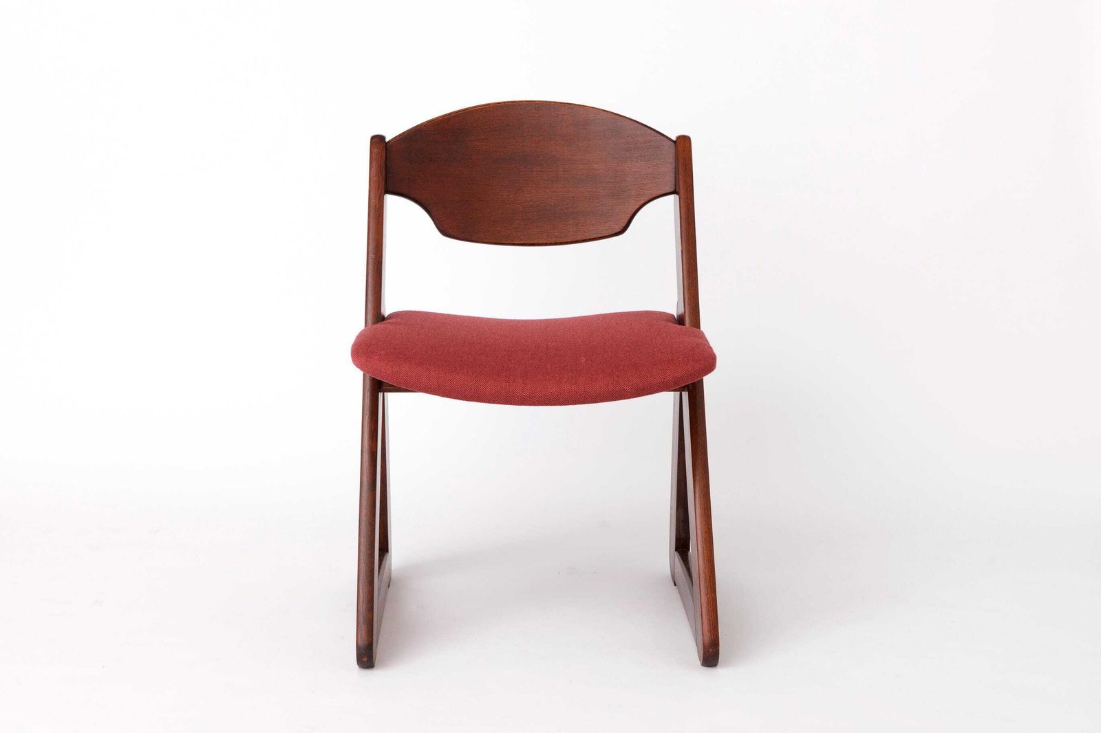 1 Van 2 Vintage Italiaanse Stoelen, Jaren 1980, Donker Beukenhout, Bordeauxrode Bekleding