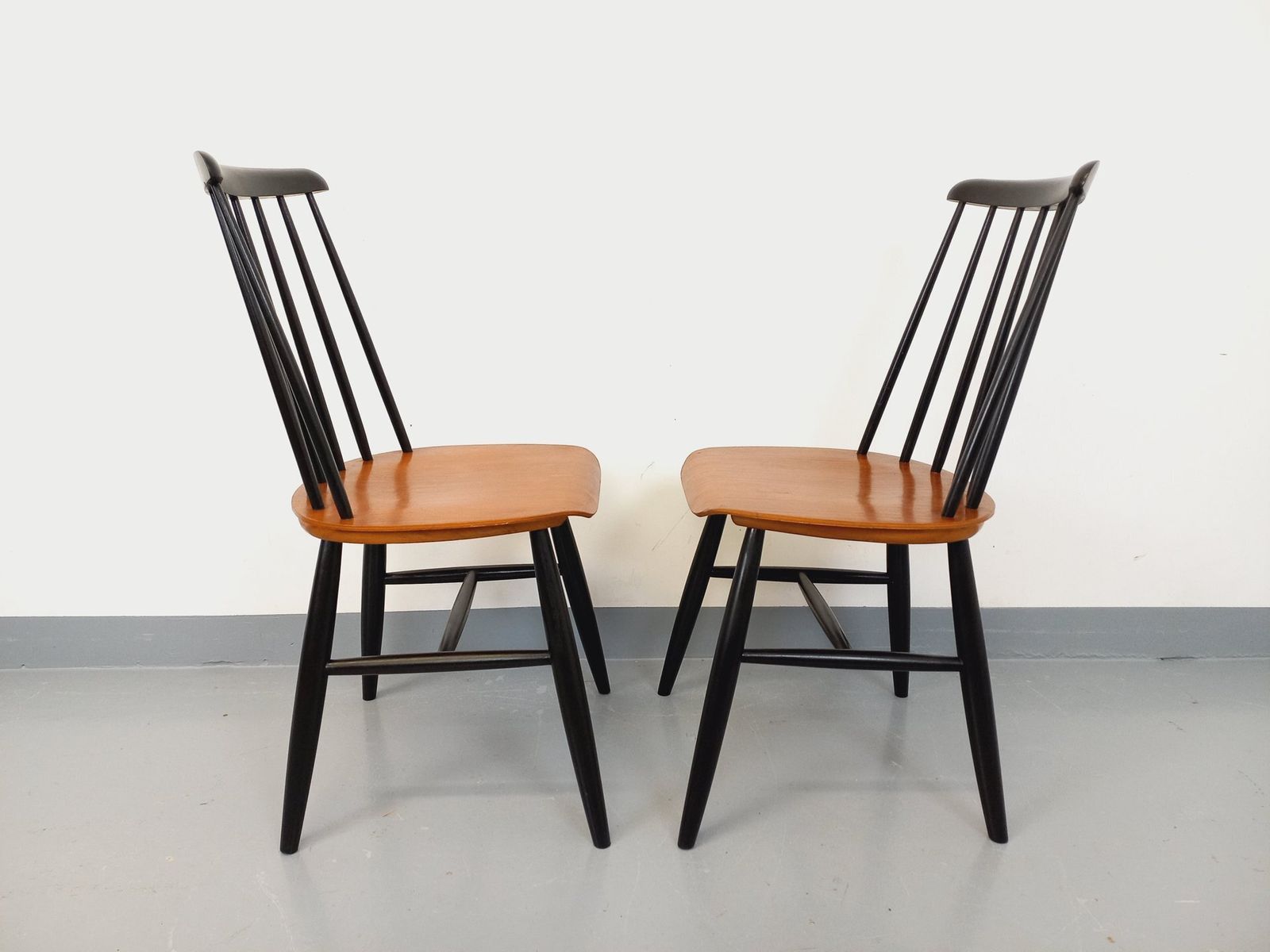 2 Fanett Scandinavian Chairs By Ilmari Tapiovaara In Teak photo Furniture