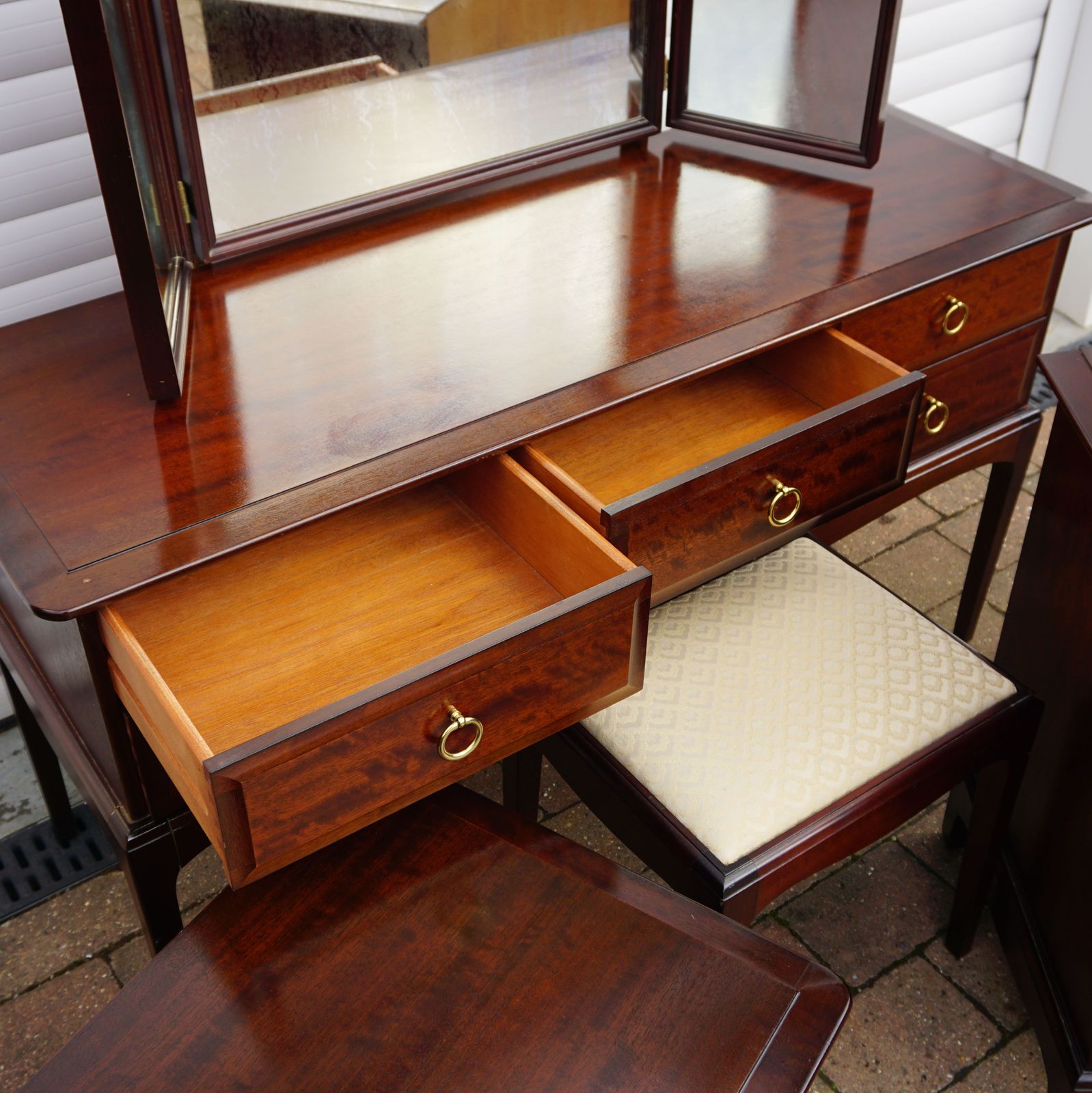 Stag Minstrel Bedroom Set Solid Wood Job Lot Bedside & Dressing Table And Lowboy Chest Of Drawers photo vinterior