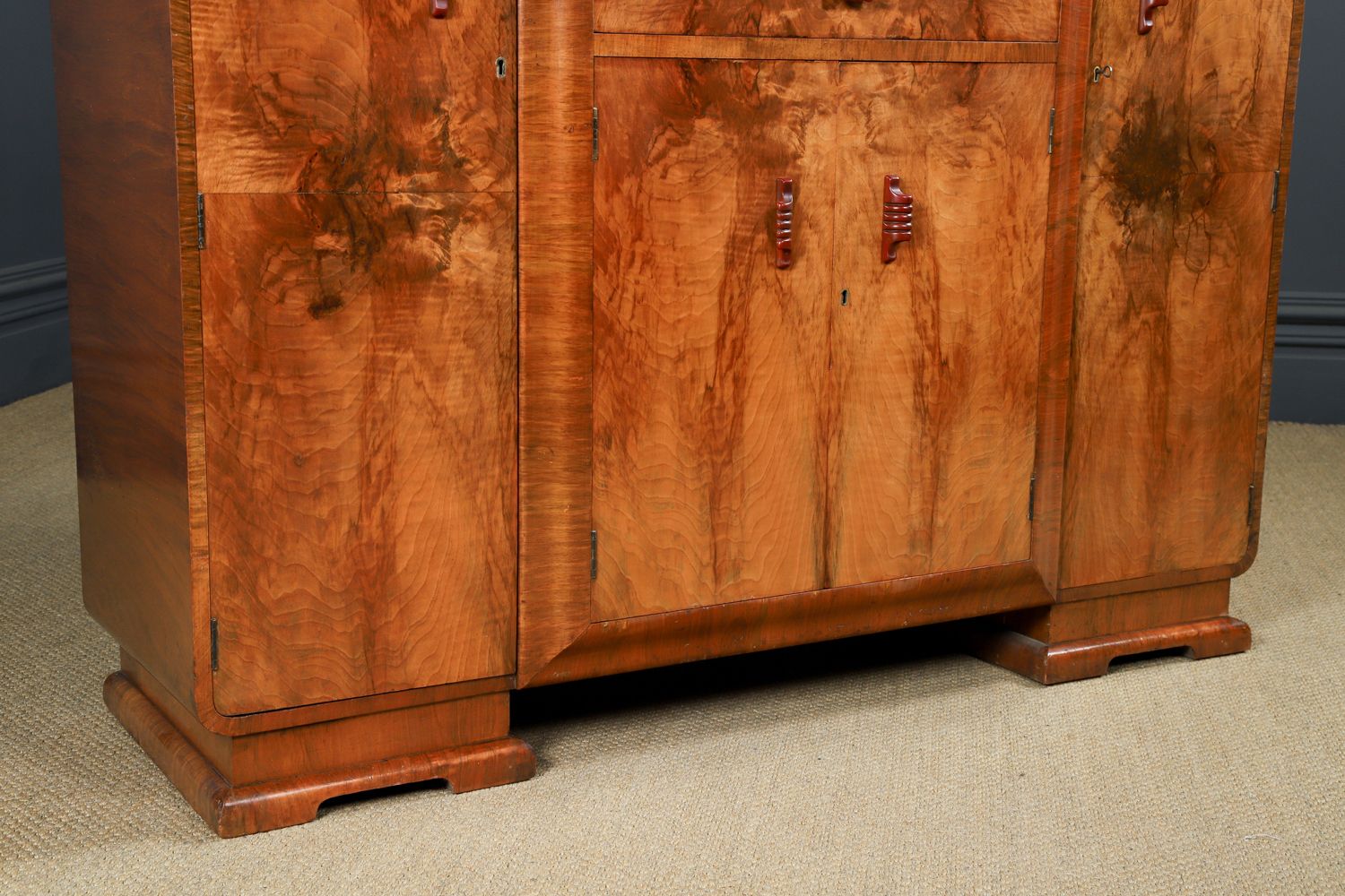 English Art Deco Epstein Electric Figured Walnut Cocktail & Drinks Cabinet (Circa 1930) photo vinterior