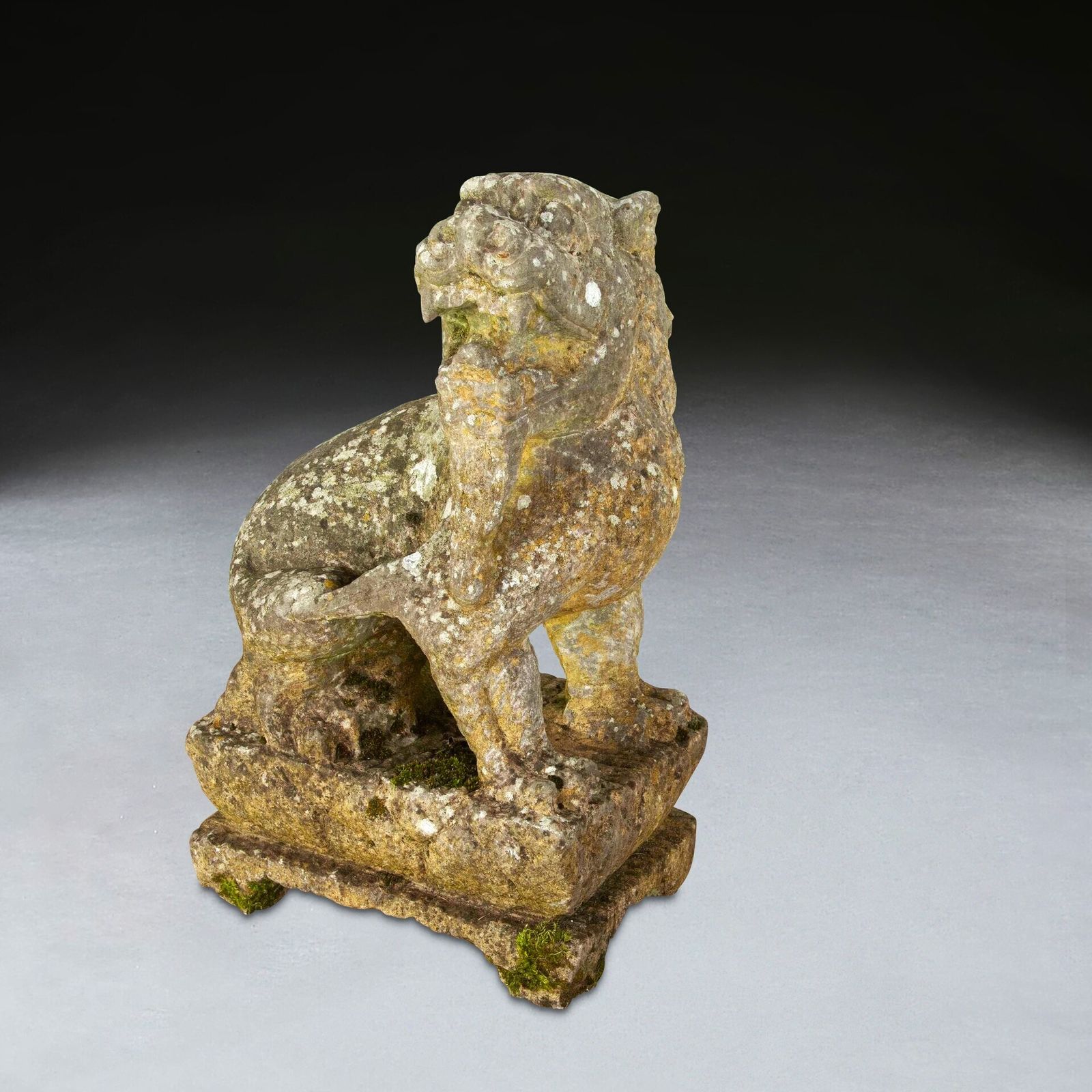 photo furniture Pair Of 19th Century Chinese Carved Stone Lions