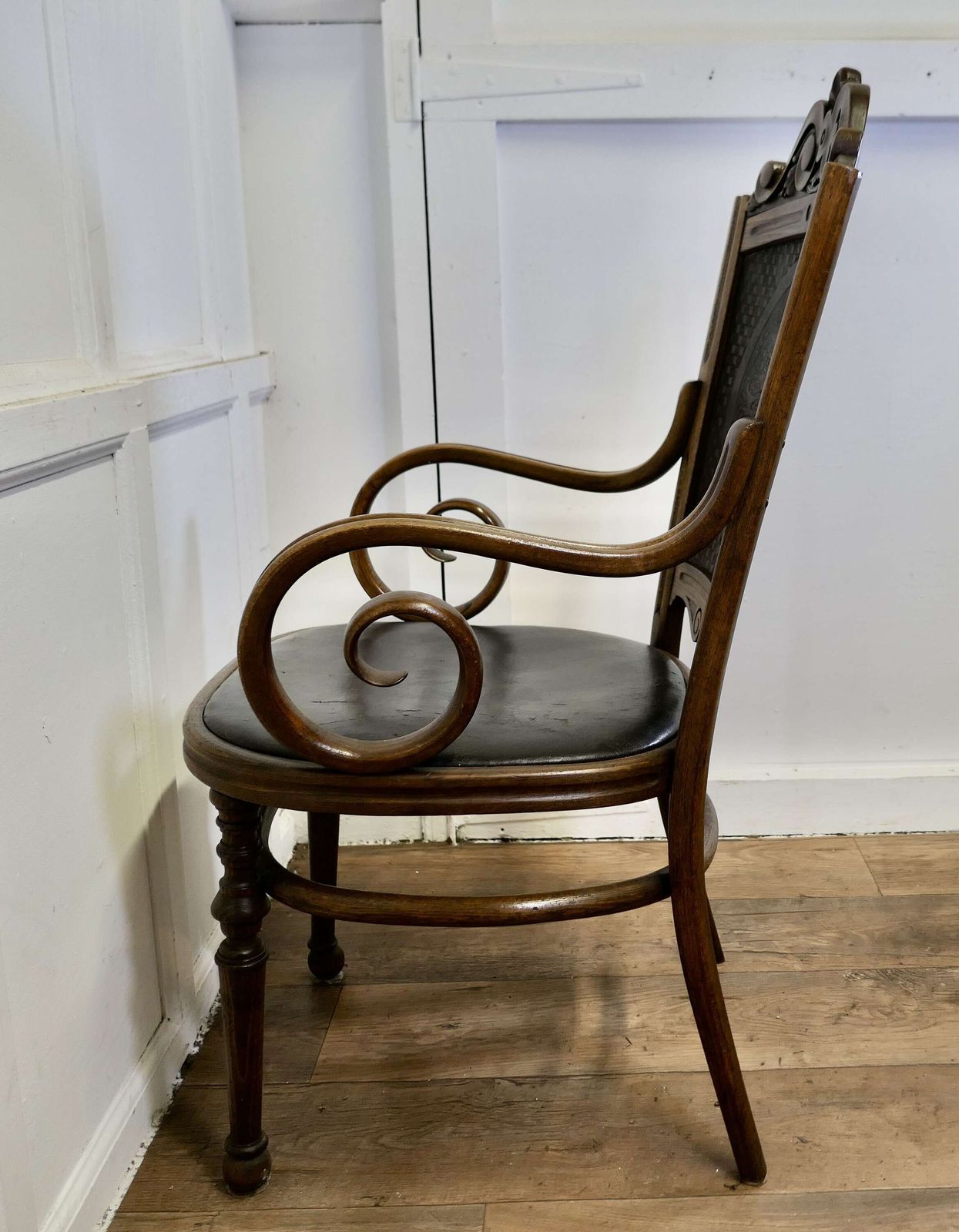 Victorian Upholstered Bentwood Salon Or Desk Chair photo 660.0