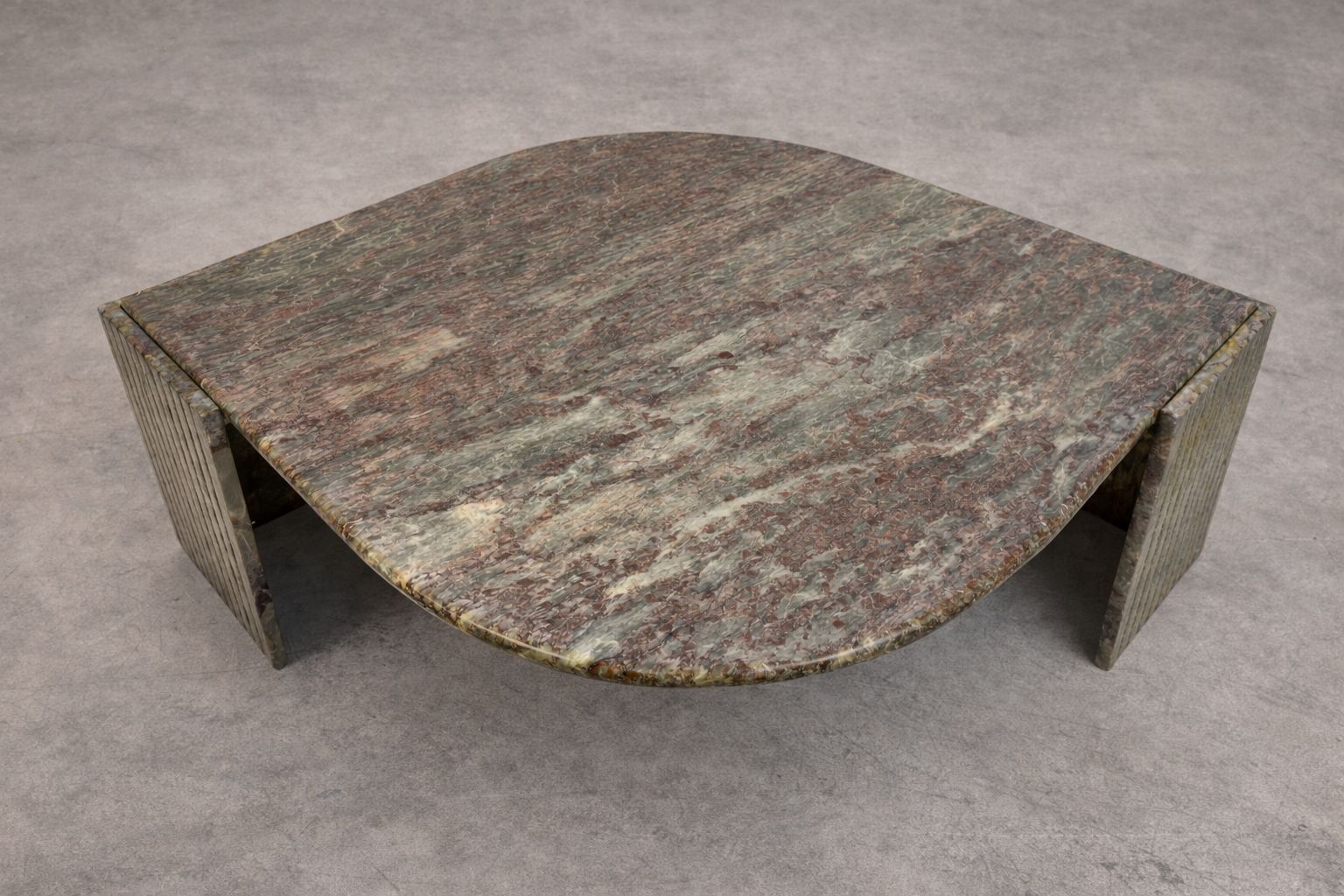 photo vinterior Late 20th Century Eye Shaped Marble Table