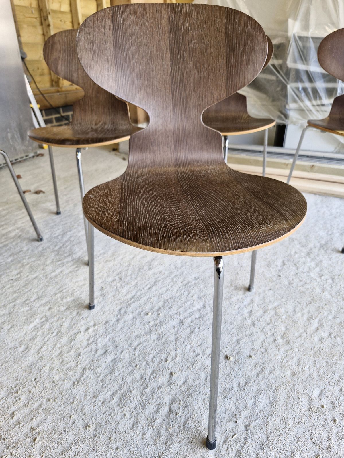 Ant Chair 3100 Dark Stained Oak, 3 Leg, Designed By Arne Jacobs For Fritz Hansen photo furniture