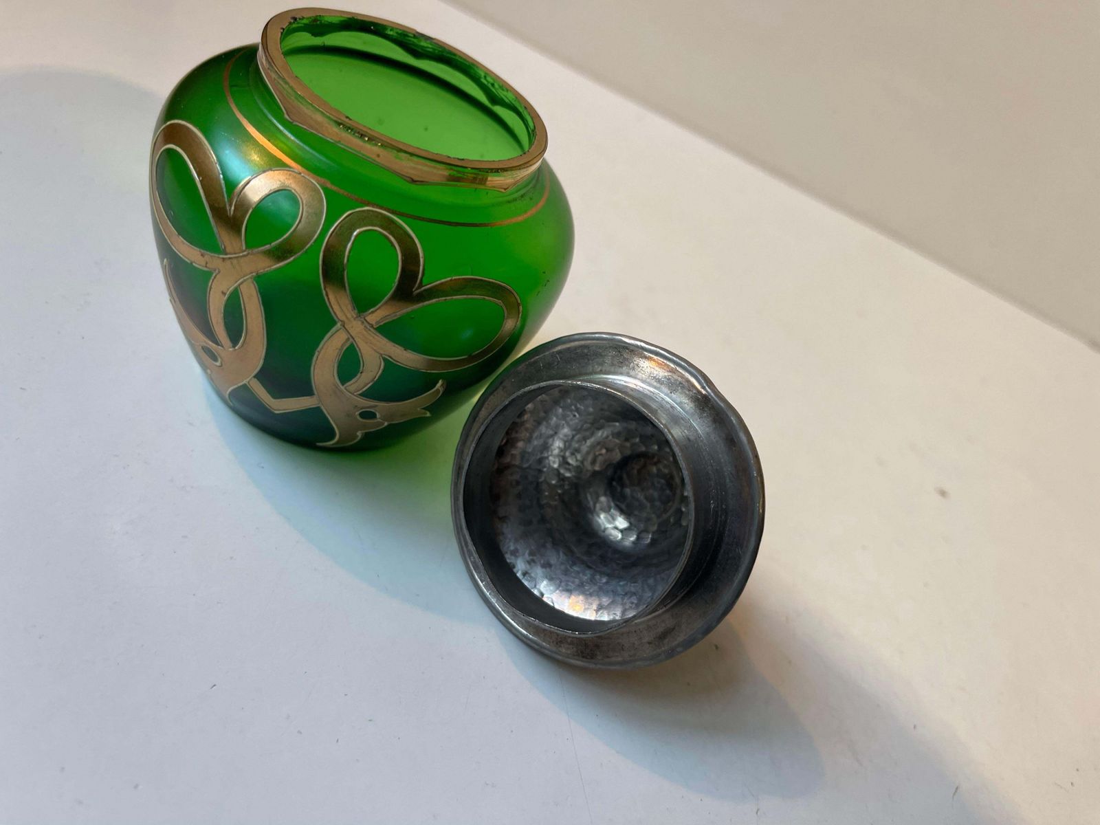 photo furniture Eclectic French Jugend Vanity Trinket Jar In Green Glass & Pewter Pharaoh Lid