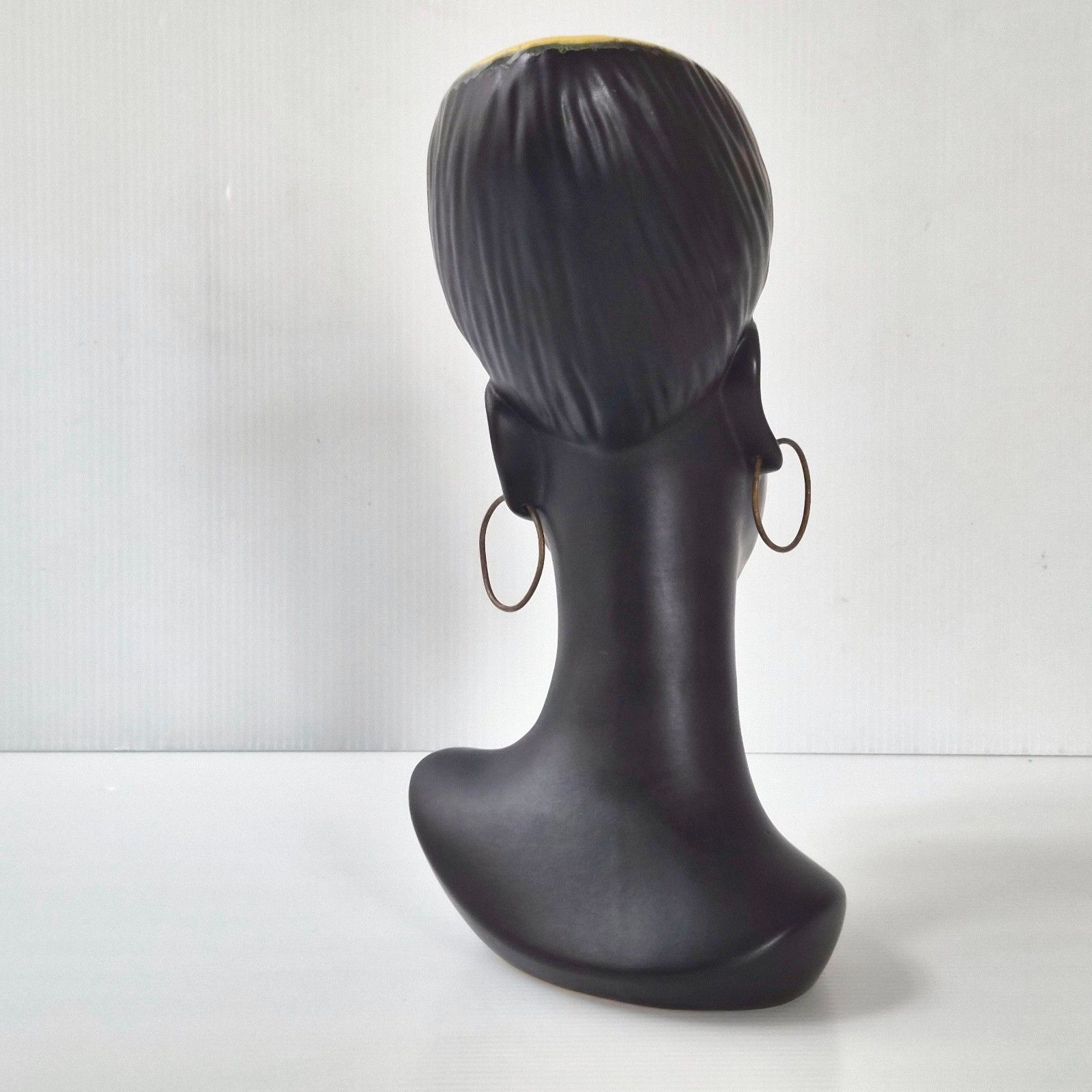 photo furniture Vintage 1950 African Black Irises & Yellow Ceramic Vase 50s Rockabilly