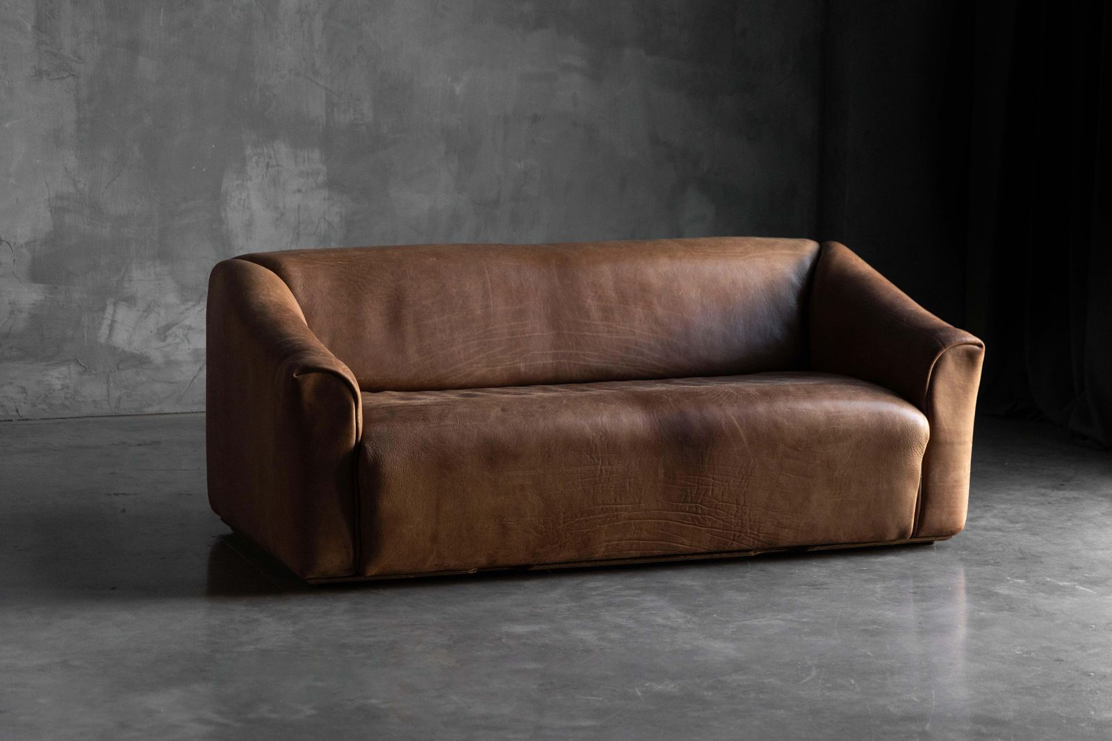 De Sede Ds 47 Bullhide Leather Sofa, Switzerland, 1970s photo 4426.0