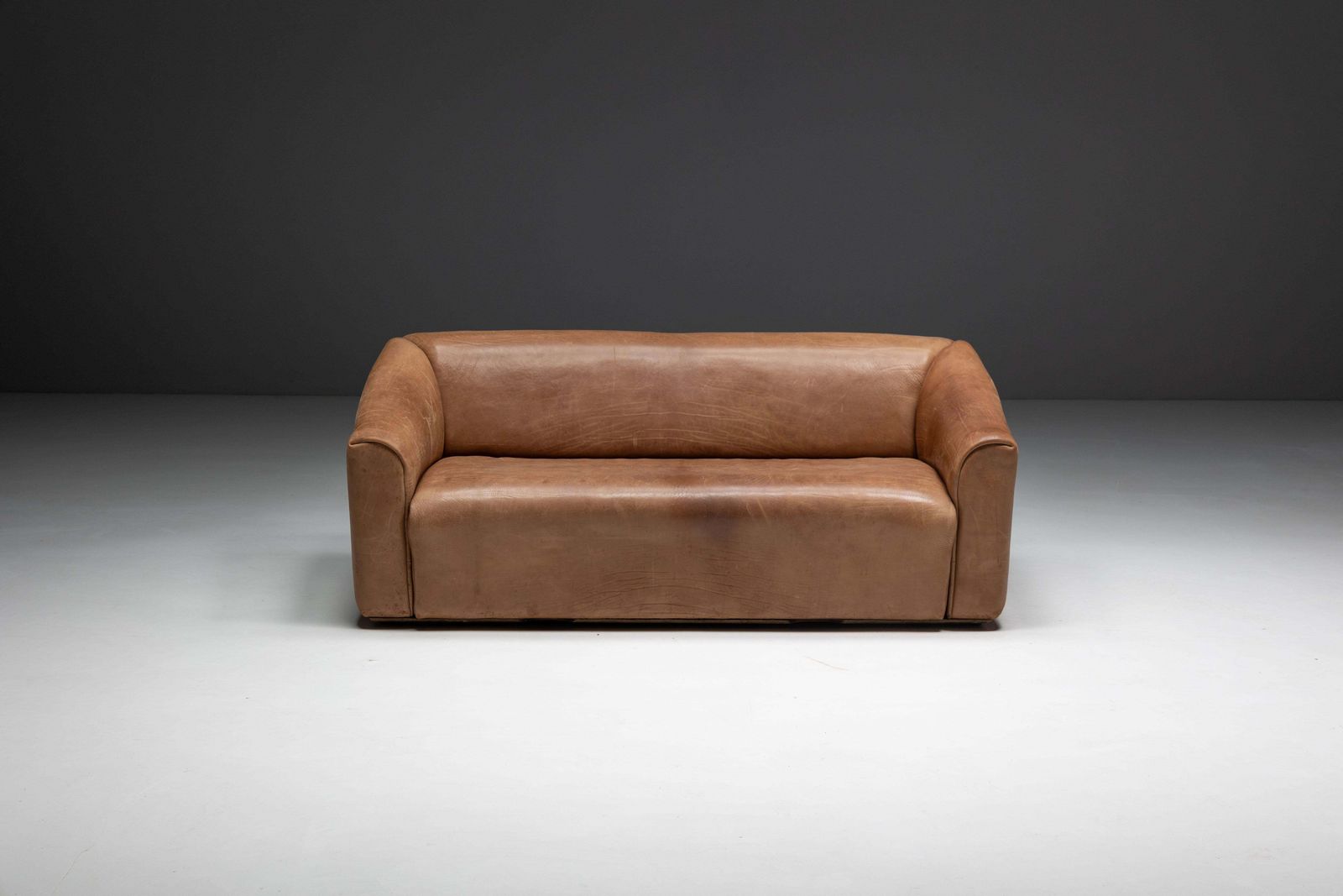 4426.0 De Sede Ds 47 Bullhide Leather Sofa, Switzerland, 1970s photo
