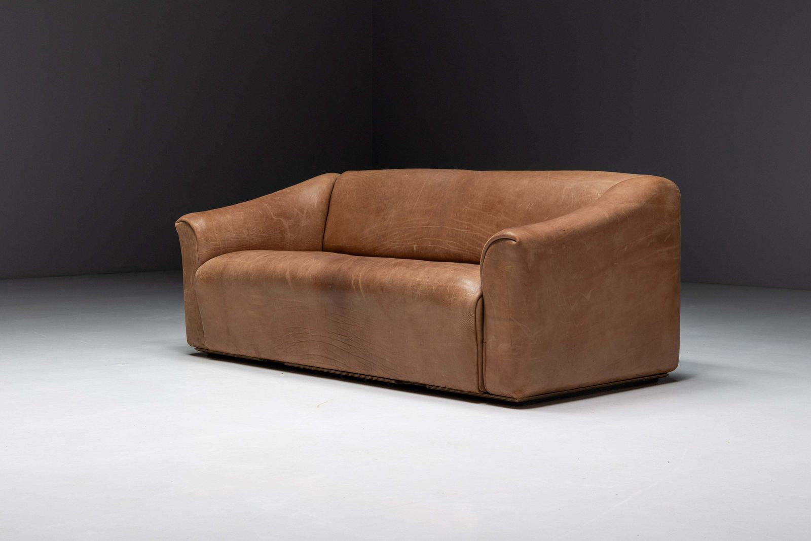 photo buy De Sede Ds 47 Bullhide Leather Sofa, Switzerland, 1970s