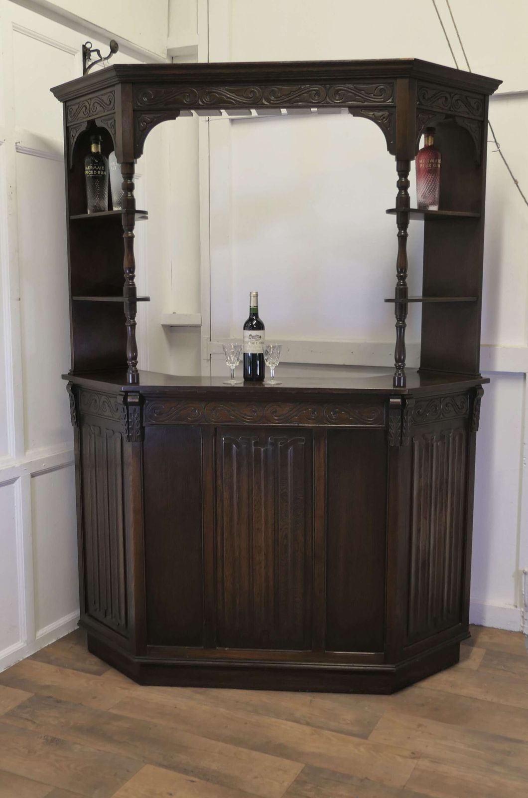 Country House Cocktail Bar, Hostess Reception Greeting Station photo 1800.0