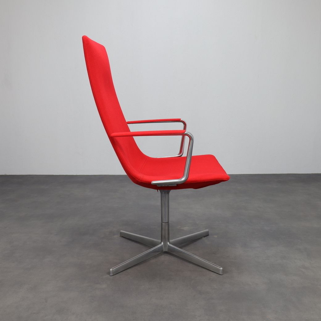 Set Of 2 “Catifa 70” Swivel Lounge Chairs By Arper, Italy photo Furniture