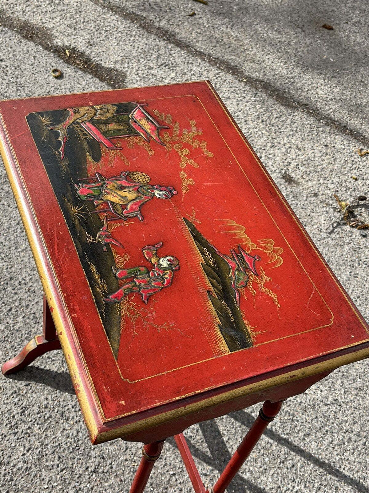 photo vintage Edwardian Red Japanned Nest Of Tables