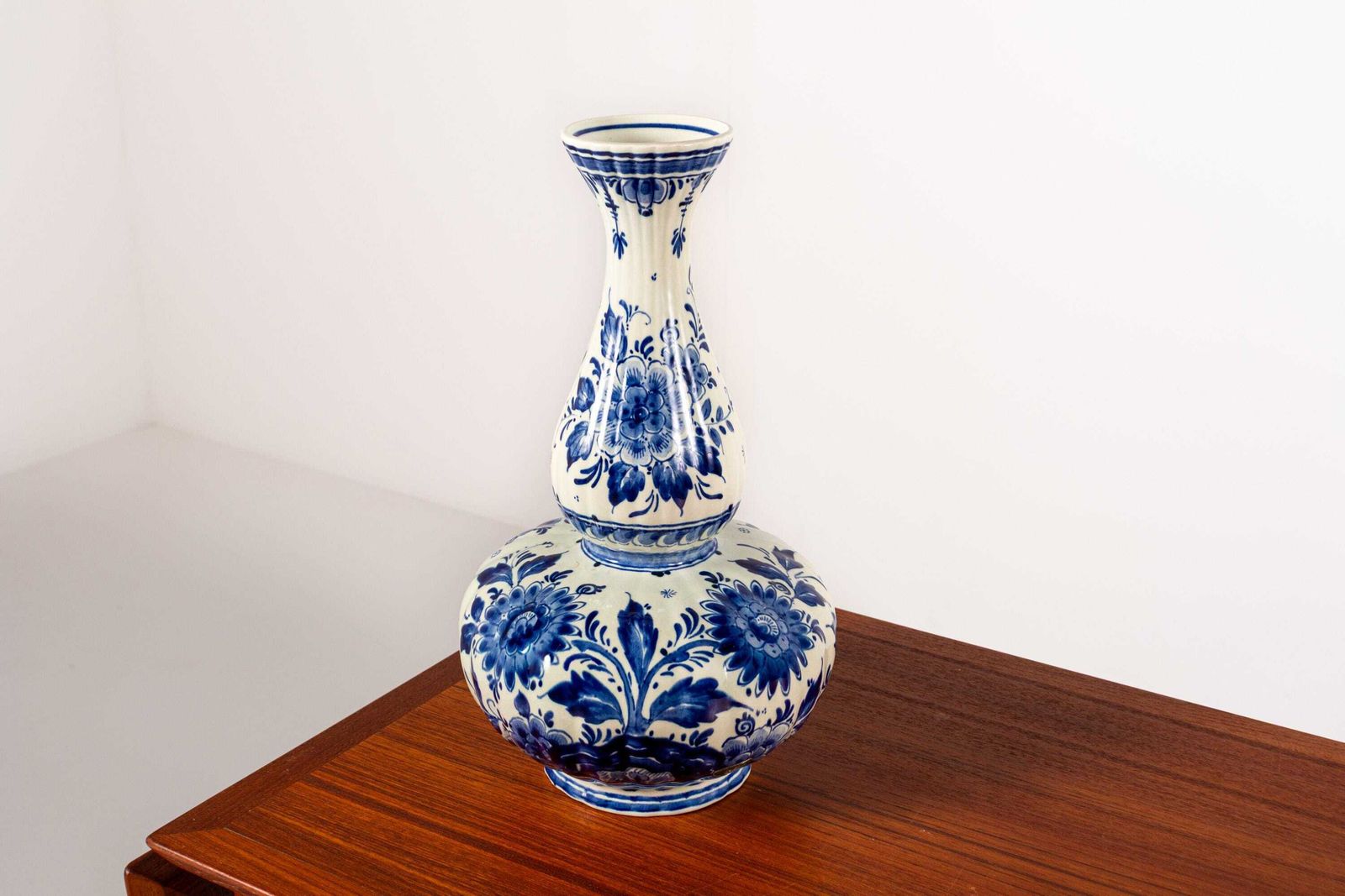 Vintage Delft Blue Double Gourd Vase – Hand Painted Holland Pottery photo furniture