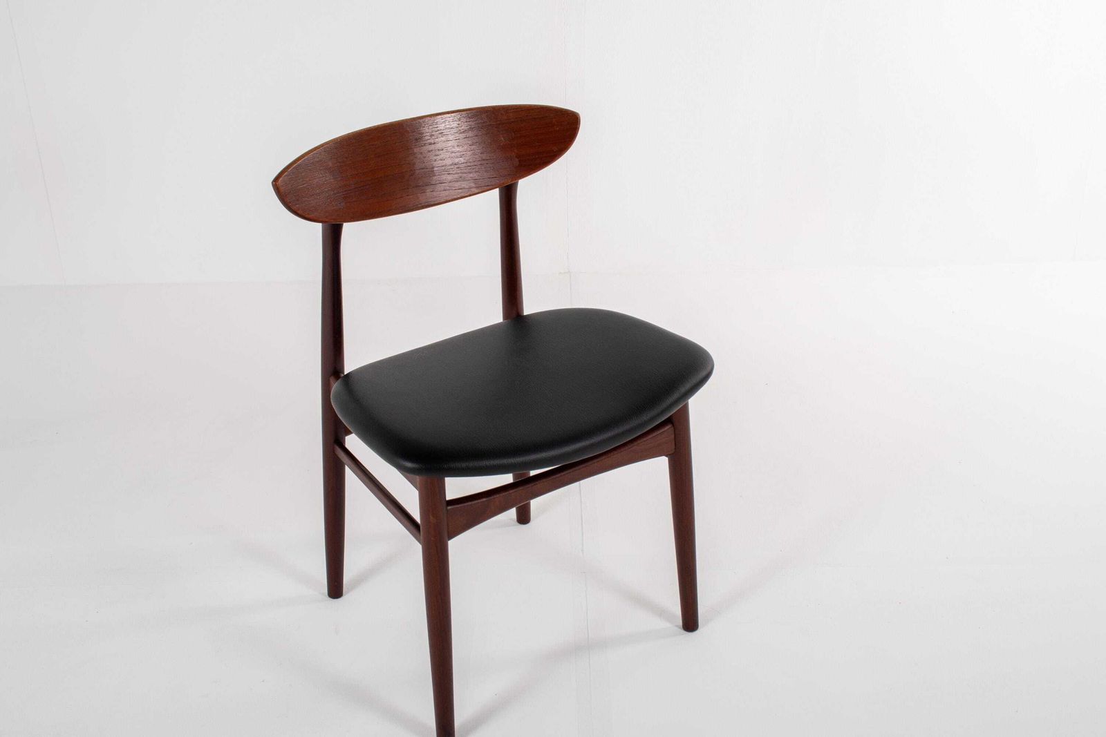 Set Of 4 Vintage Danish Teak Dining Chairs, Mid Century Modern Design, 1960s photo vinterior