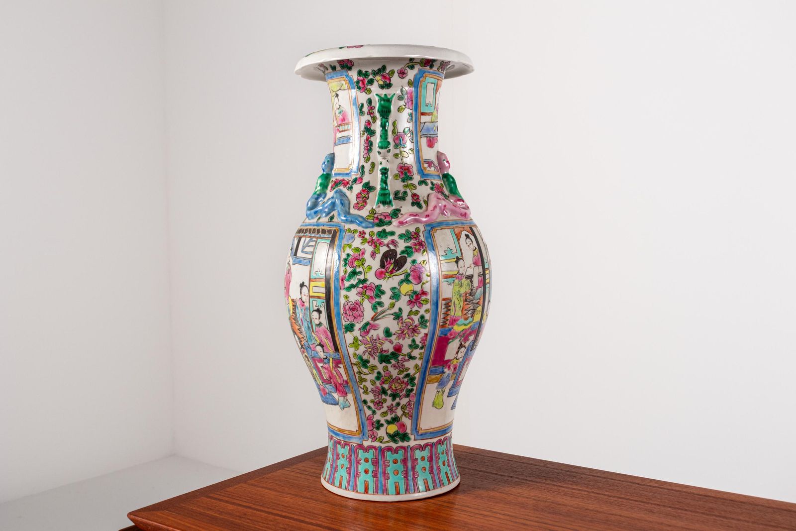 Large Vintage Chinese Famille Rose Vase photo buy