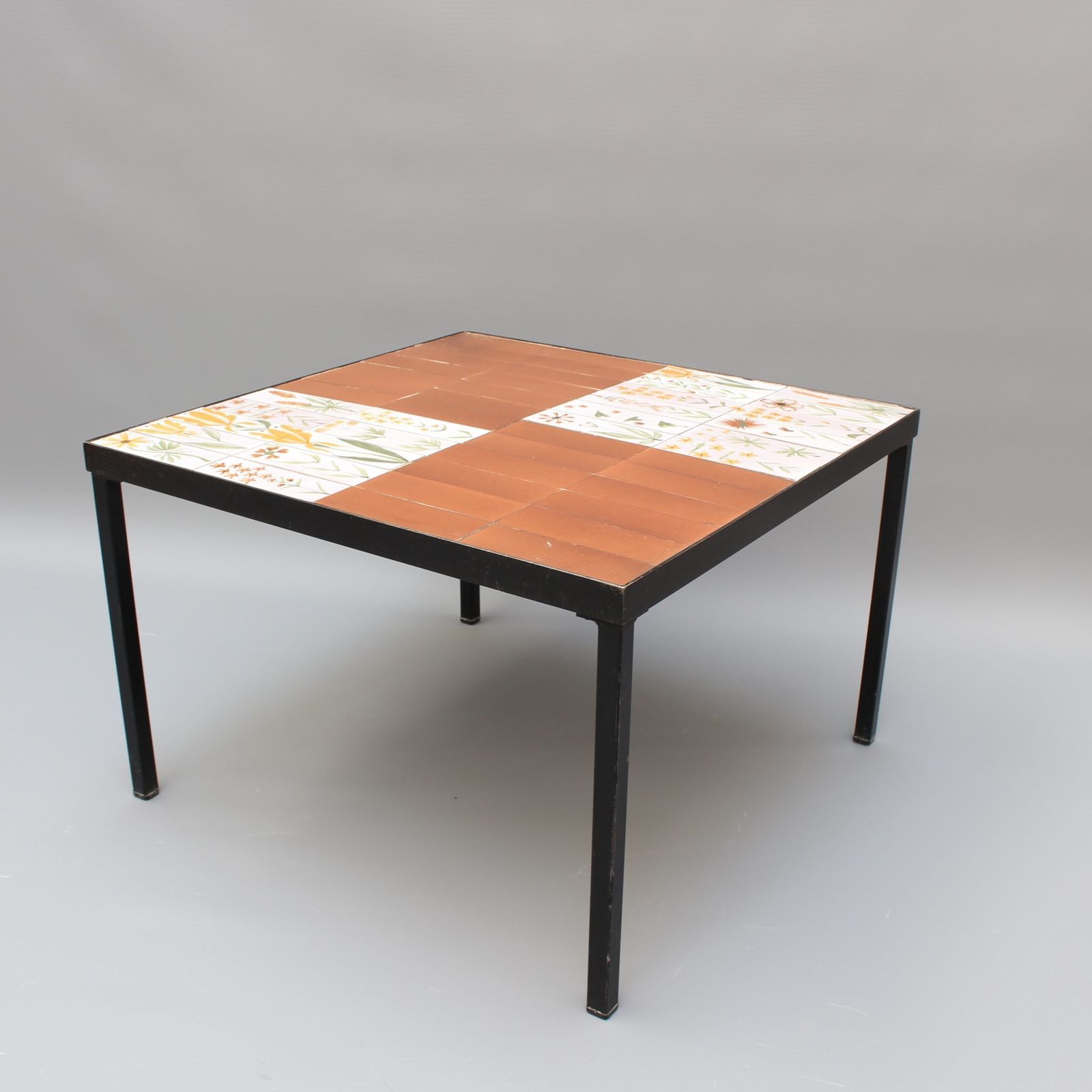 photo vinterior Coffee Table With Decorative Ceramic Tiles By Roger Capron (Circa 1970s)
