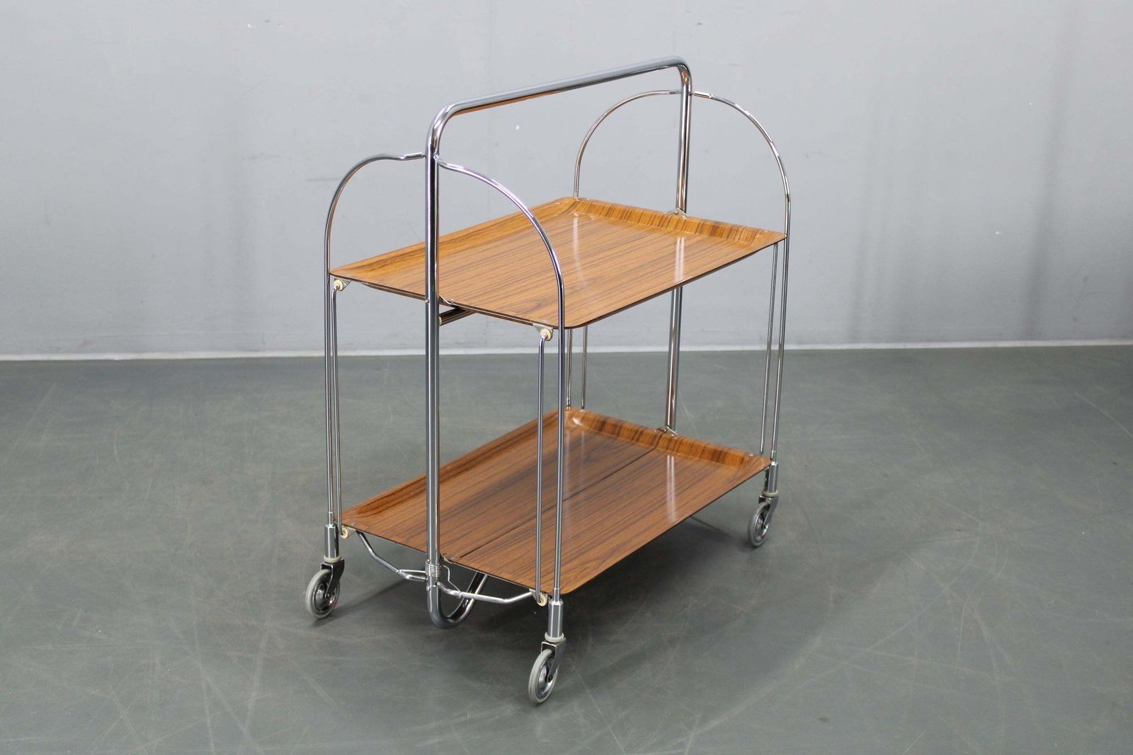 Mid-Century Opvouwbare Serveerwagen, Italië, jaren 1970 photo furniture