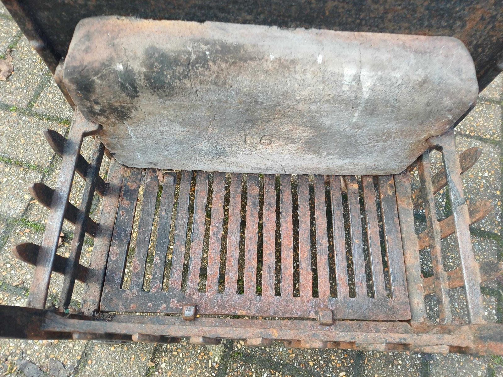 photo vinterior Large Heavy 1920s Cast Iron Fireplace Inset Heavy Antique Fire Basket Art Nouveau Style Original Patina Period Hearth