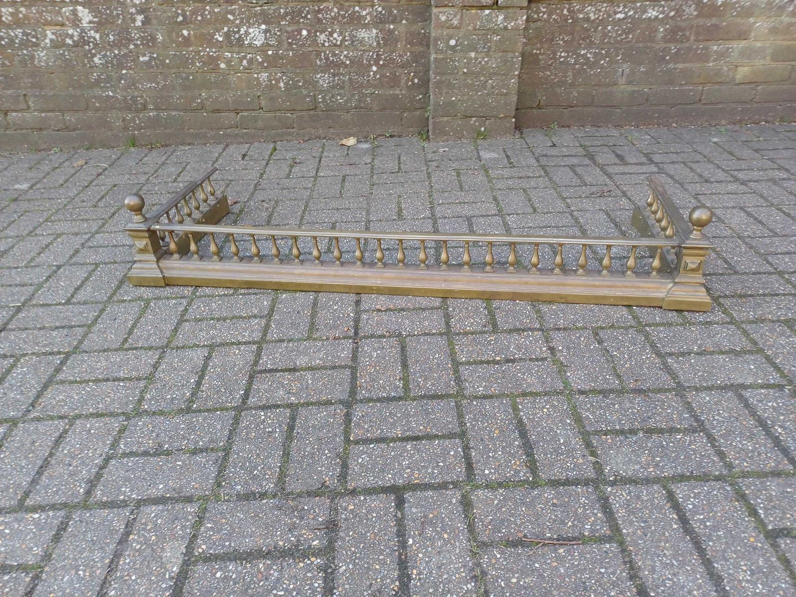 Massive Solid 20kg Antique Brass Fireplace Fender Deep Hearth Guard With Turned Spindle Balustrade, Stepped Plinth Base photo for sale
