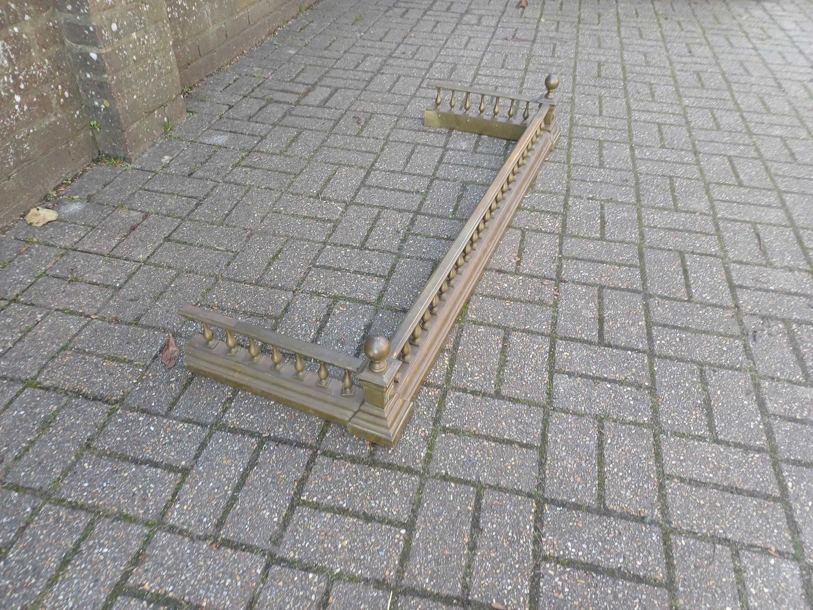 Massive Solid 20kg Antique Brass Fireplace Fender Deep Hearth Guard With Turned Spindle Balustrade, Stepped Plinth Base photo 595.0