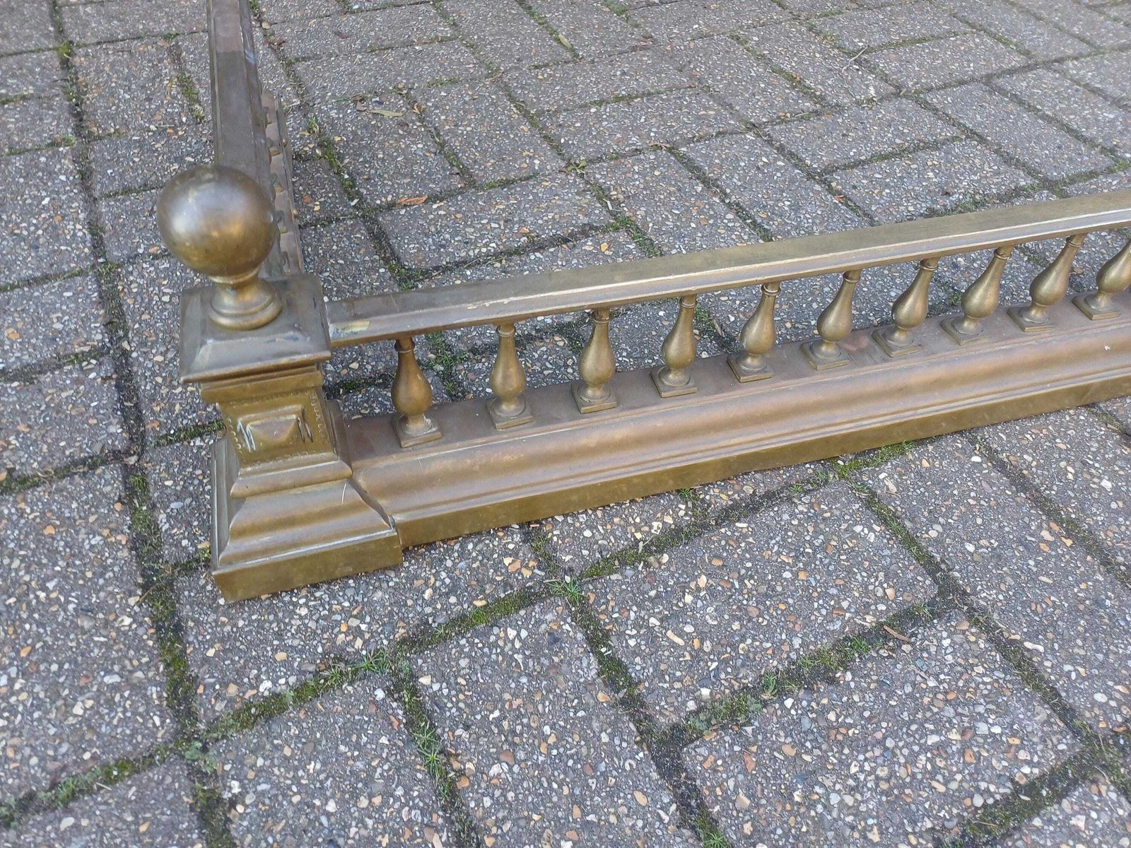 Massive Solid 20kg Antique Brass Fireplace Fender Deep Hearth Guard With Turned Spindle Balustrade, Stepped Plinth Base photo buy