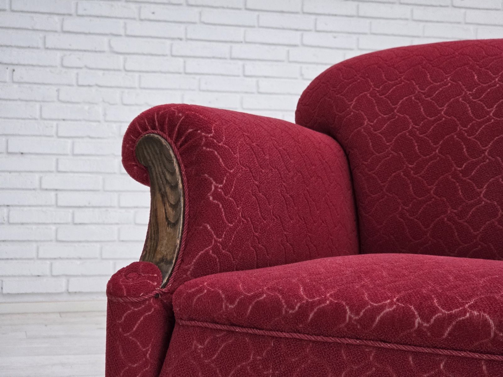 photo furniture 1950s, Danish 3 Seater Sofa, Red And Light Grey Furniture Wool, Carved Oak Wood.