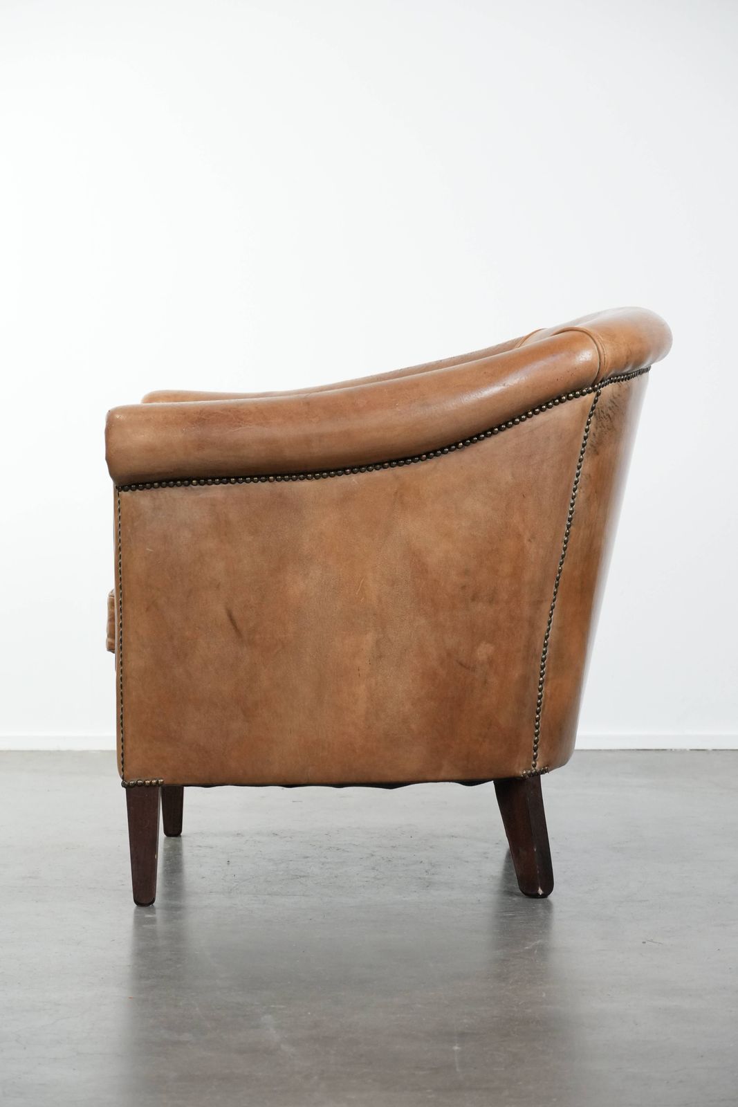 Karaktervolle Club Fauteuil Van Schapenleer In Mooie Lichtcognac Tinten photo 948.0
